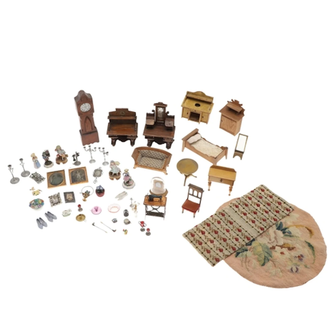 DOLLS HOUSE FURNITURE & ACCESSORIES. A collection of late 19...
