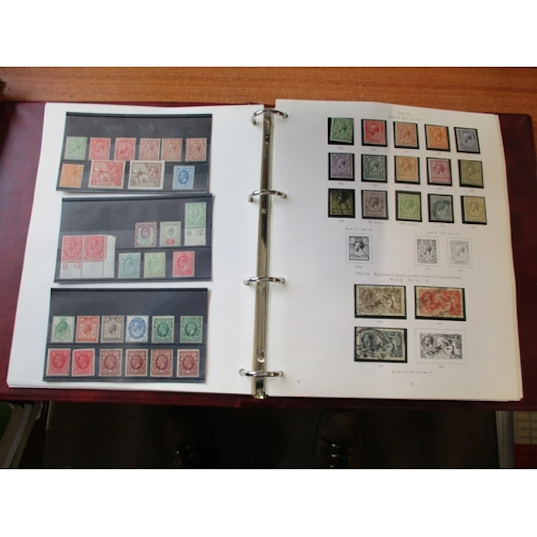 World Misc Large unsorted range of World material in albums ...