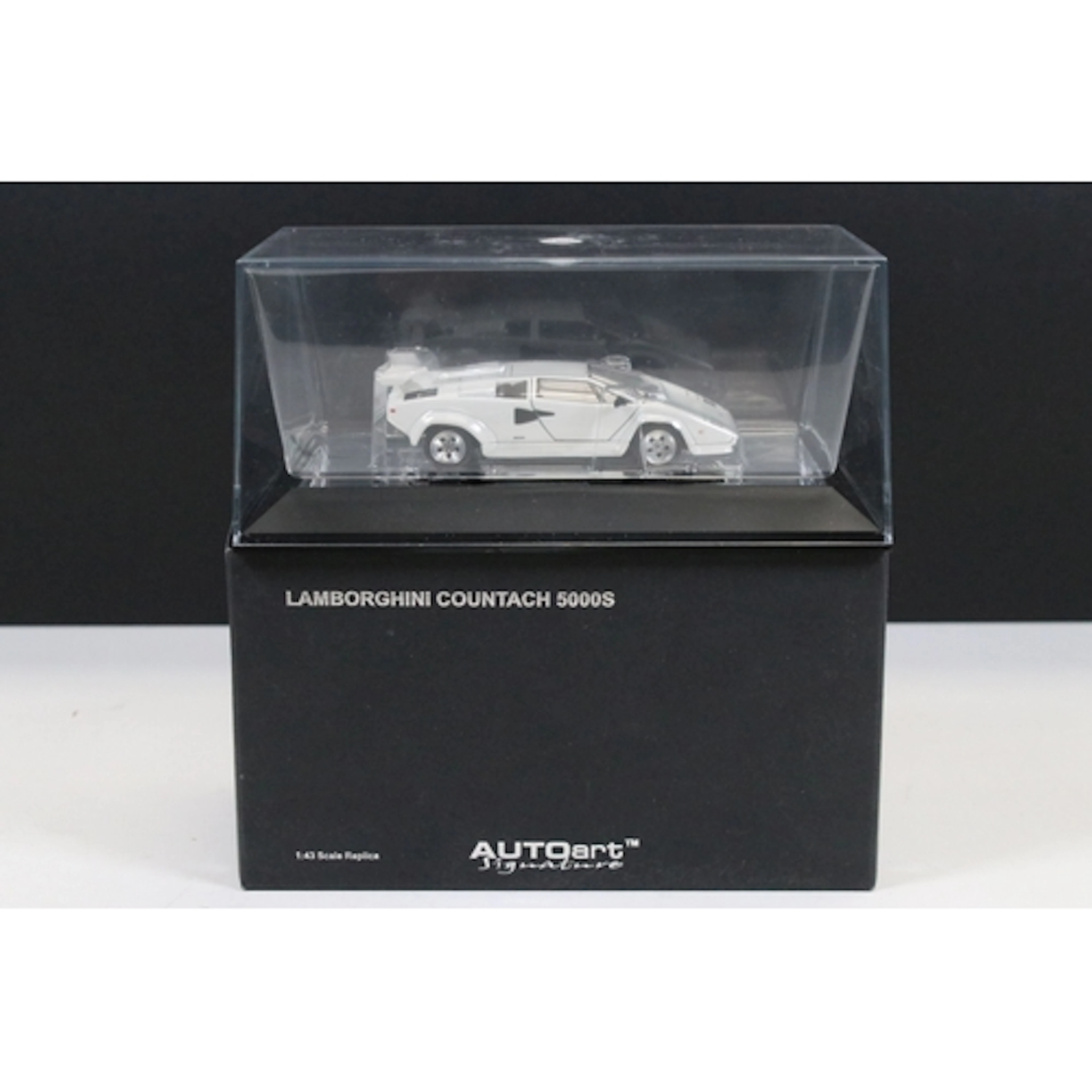 Boxed AutoArt Signature 1/43 Lamborghini Countach 5000S Whit...