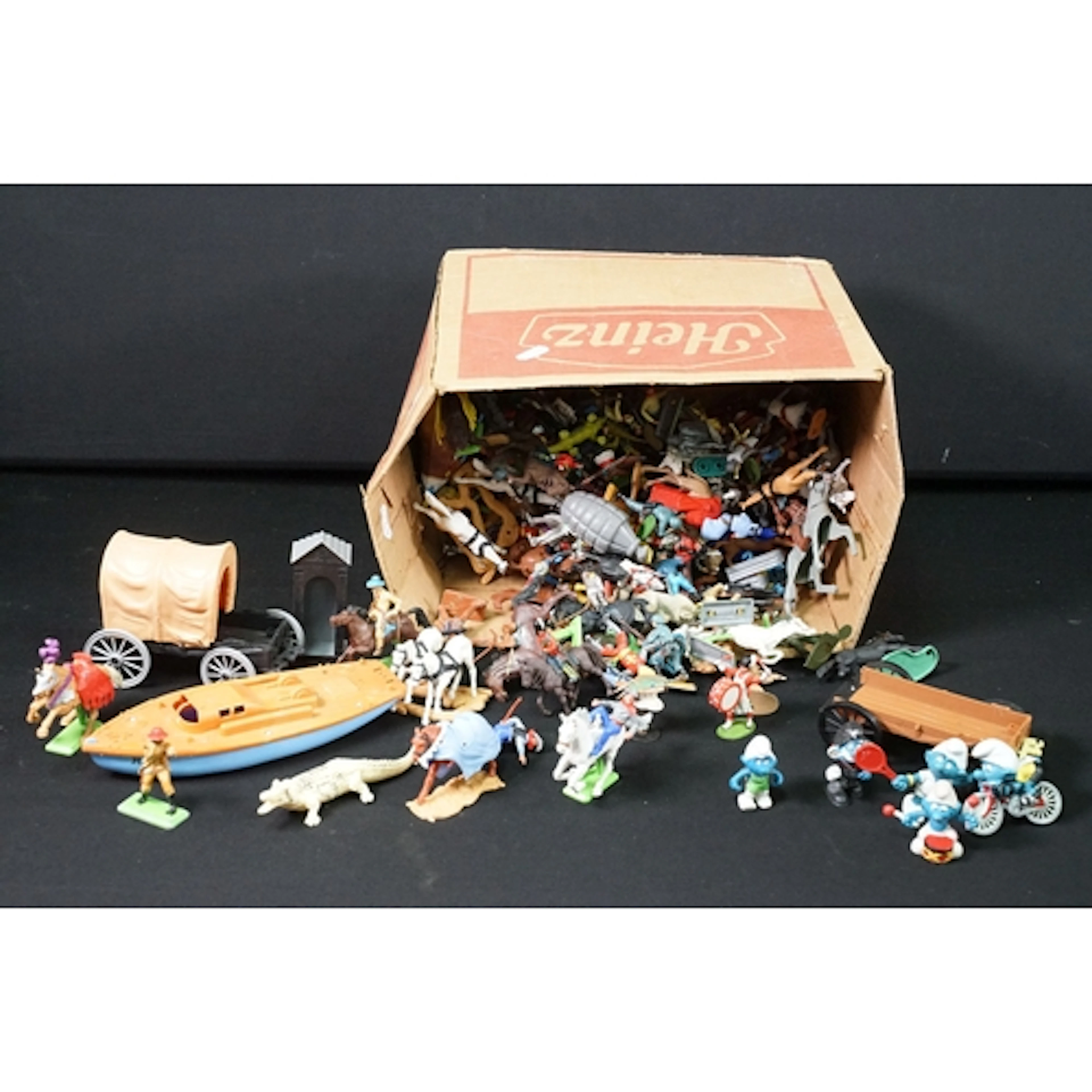 Collection of plastic and metal figures to include Britains ...