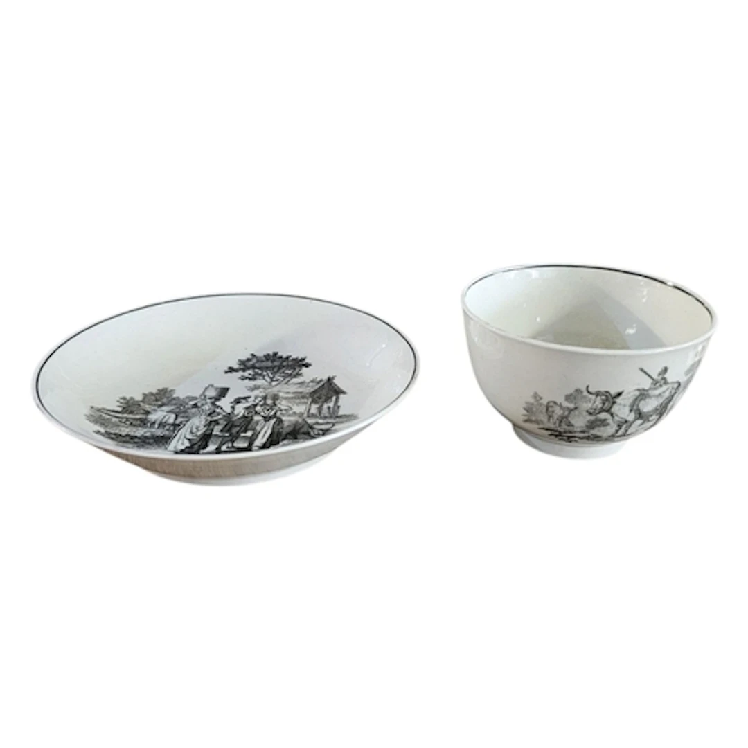 WORCESTER, AN 18TH CENTURY PORCELAIN TEA BOWL AND SAUCER Tit...