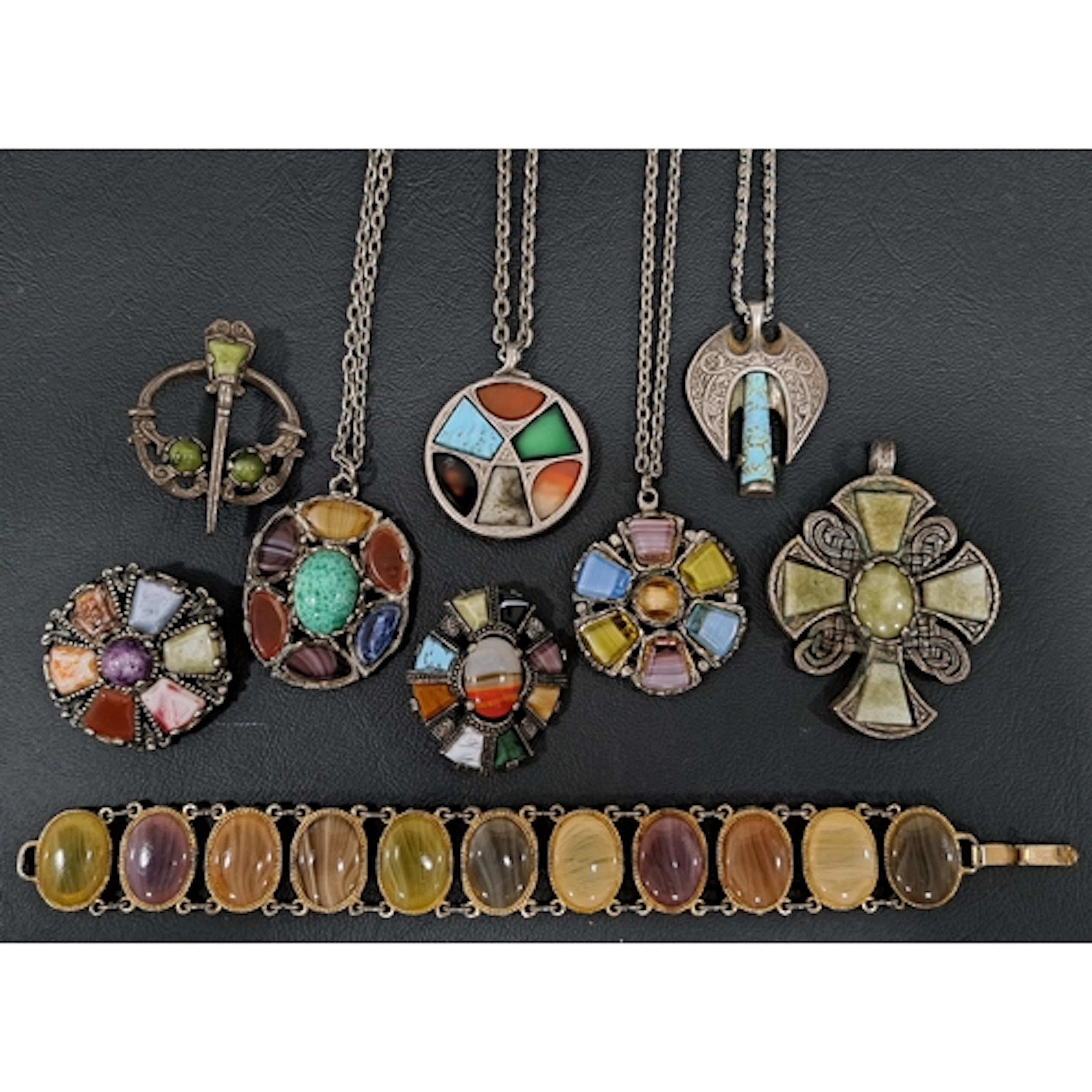 SELECTION OF SCOTTISH STYLE STONE SET JEWELLERY comprising f...