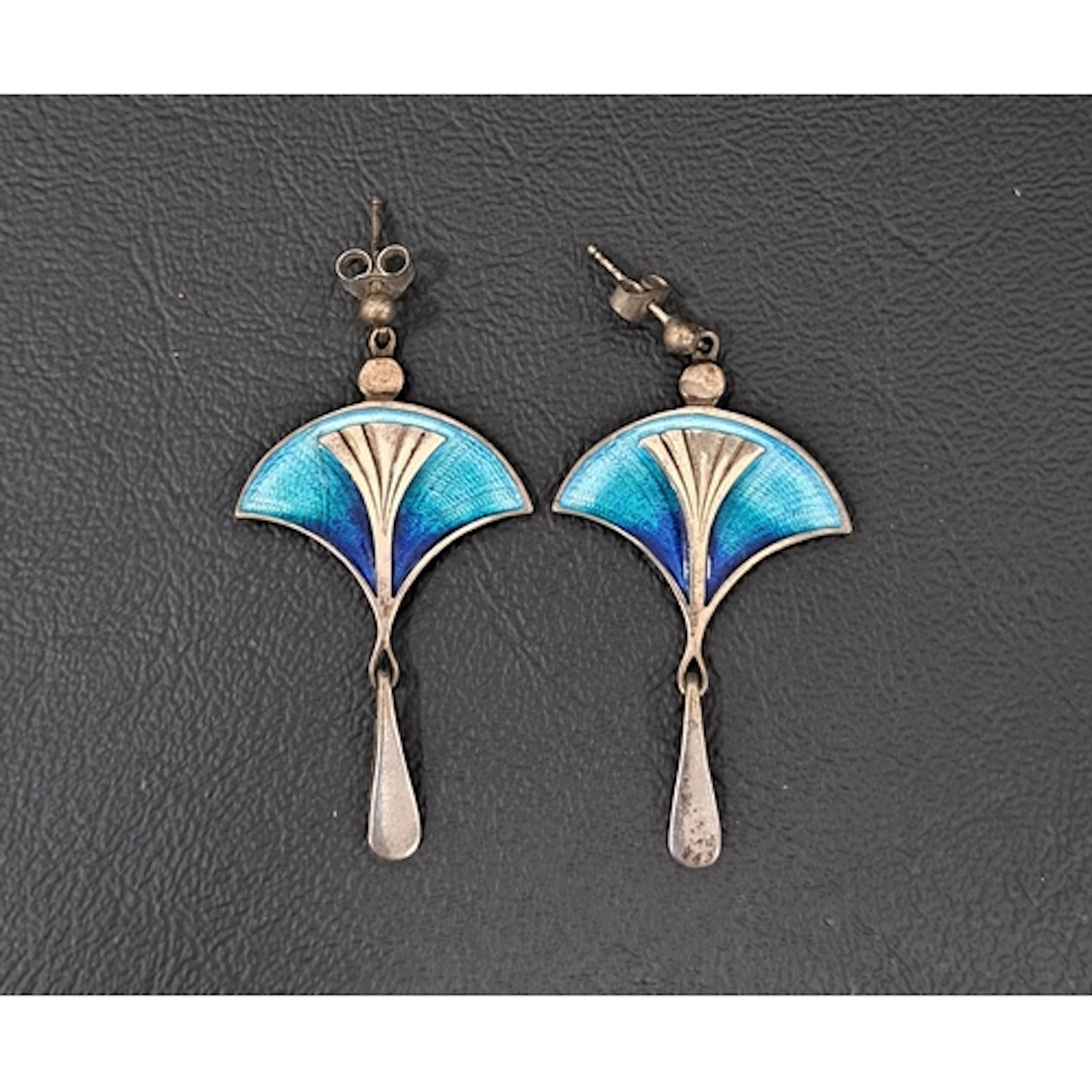 PAIR OF PAT CHENEY SILVER AND ENAMEL DROP EARRINGS with styl...