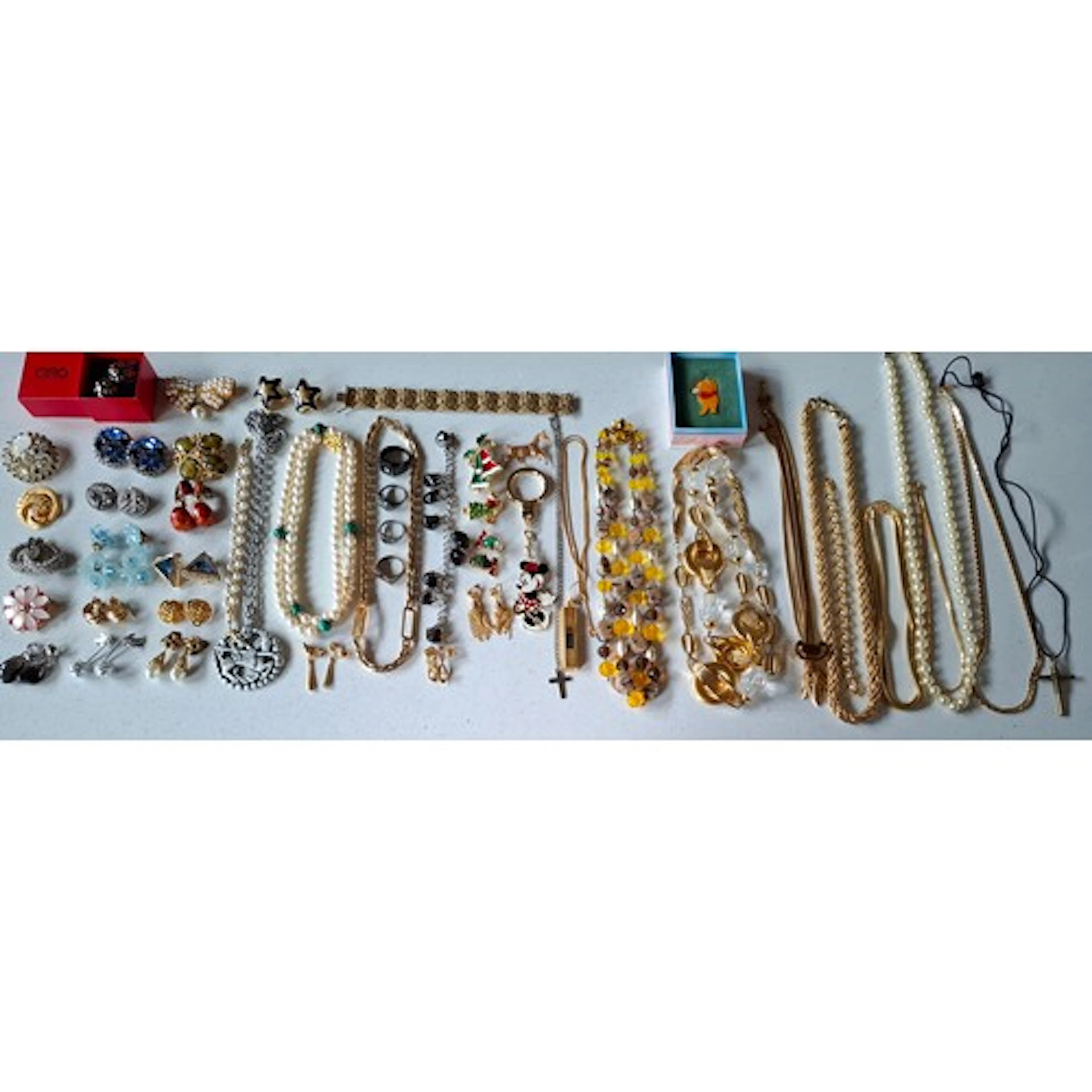 Late 20th Century costume jewellery to include a pair of Gro...