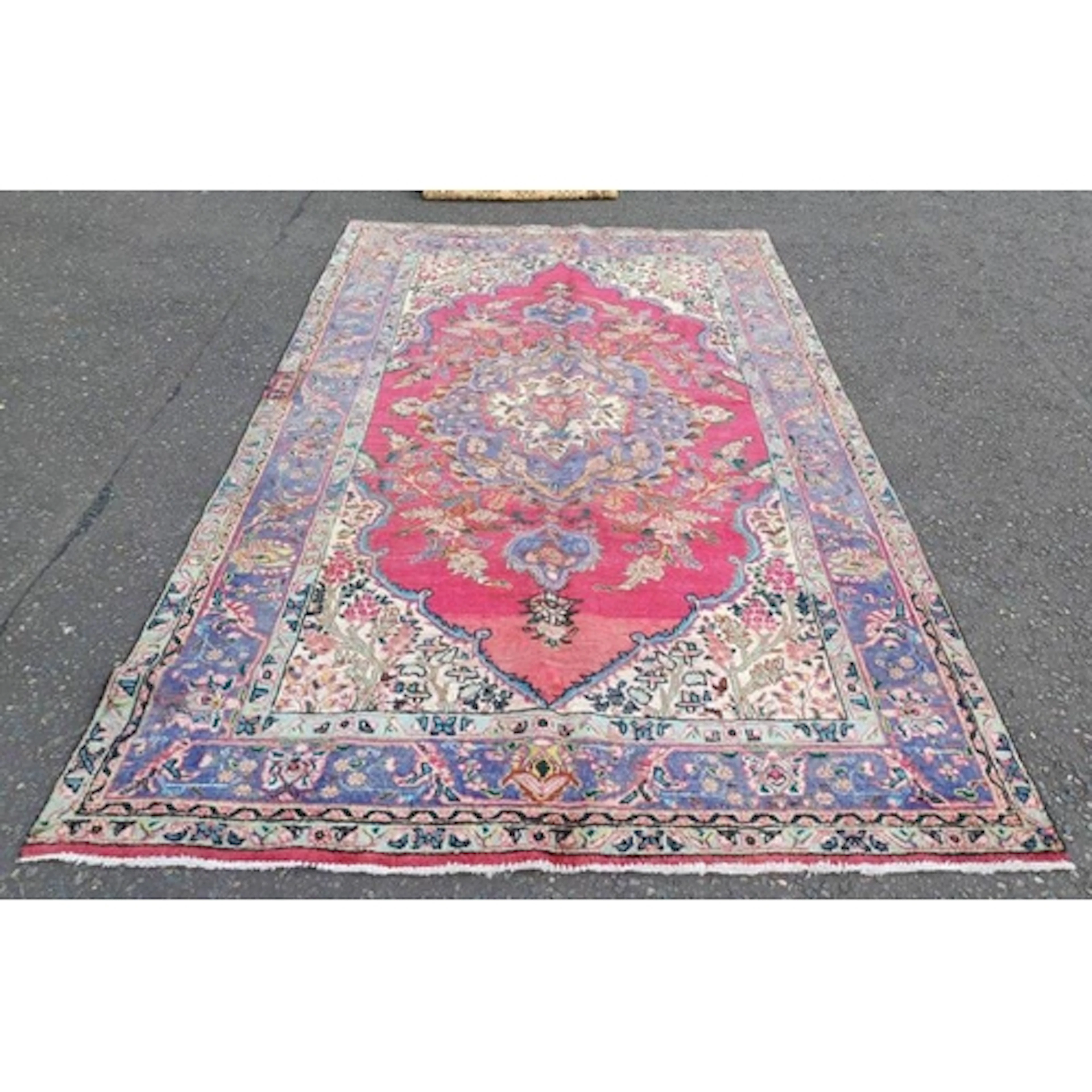 MULTICOLOURED PERSIAN TABRIZ CARPET WITH CENTRAL MEDALLION D...