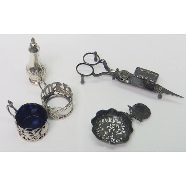 An Edwardian Dutch sifter / strainer spoon having a medallio...