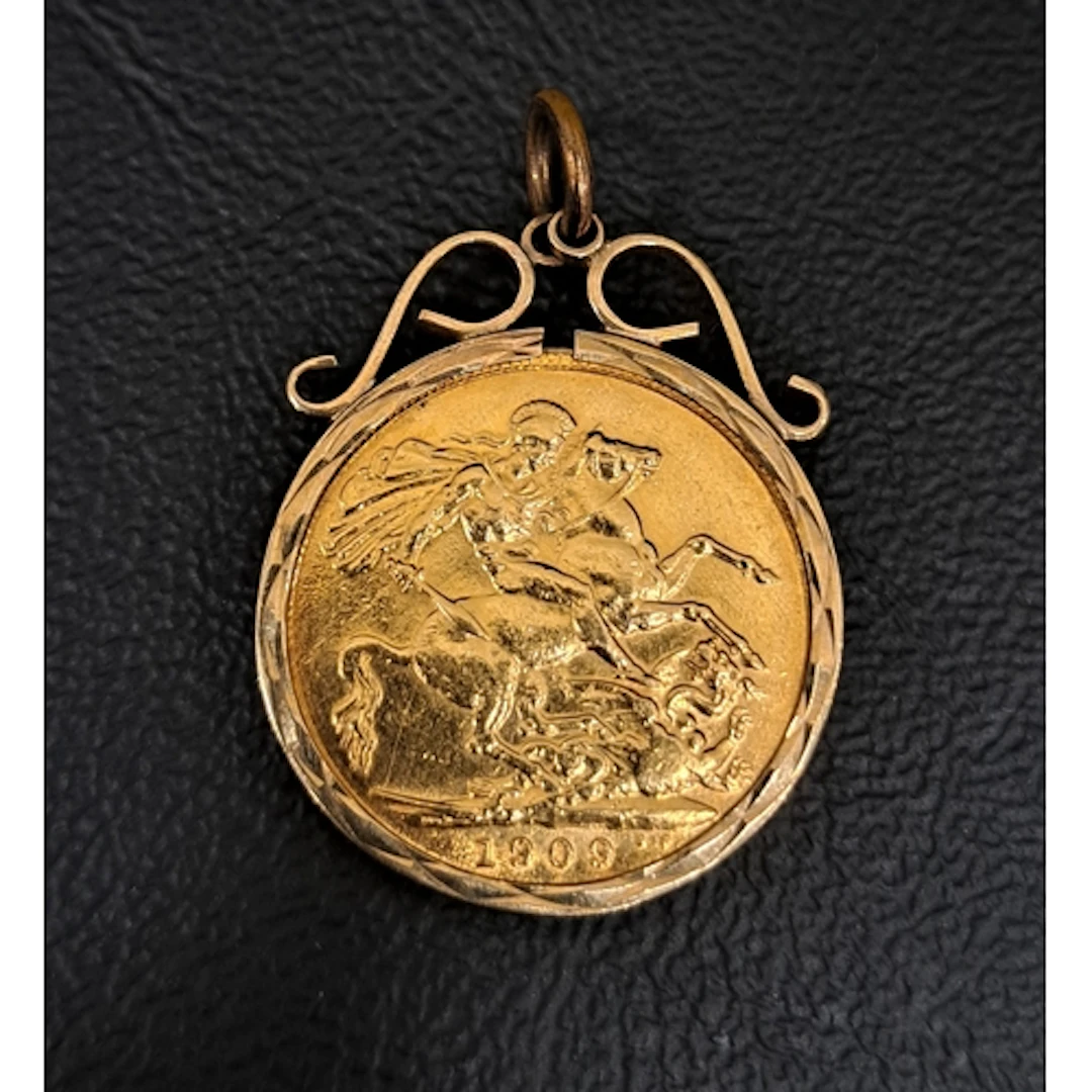EDWARD VII GOLD SOVEREIGN COIN dated 1909, in nine carat gol...