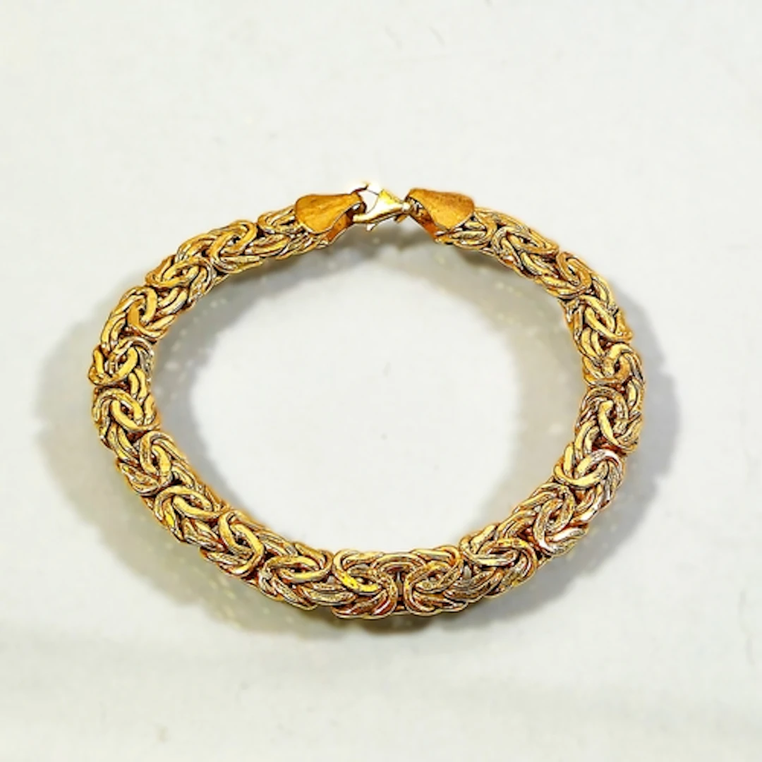 9ct gold Byzantine link bracelet, 375, 7cm diameter, 9.2g.