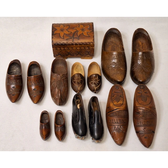 Wooden Clog Figurines incl. pair marked 'Holland', leather, ...