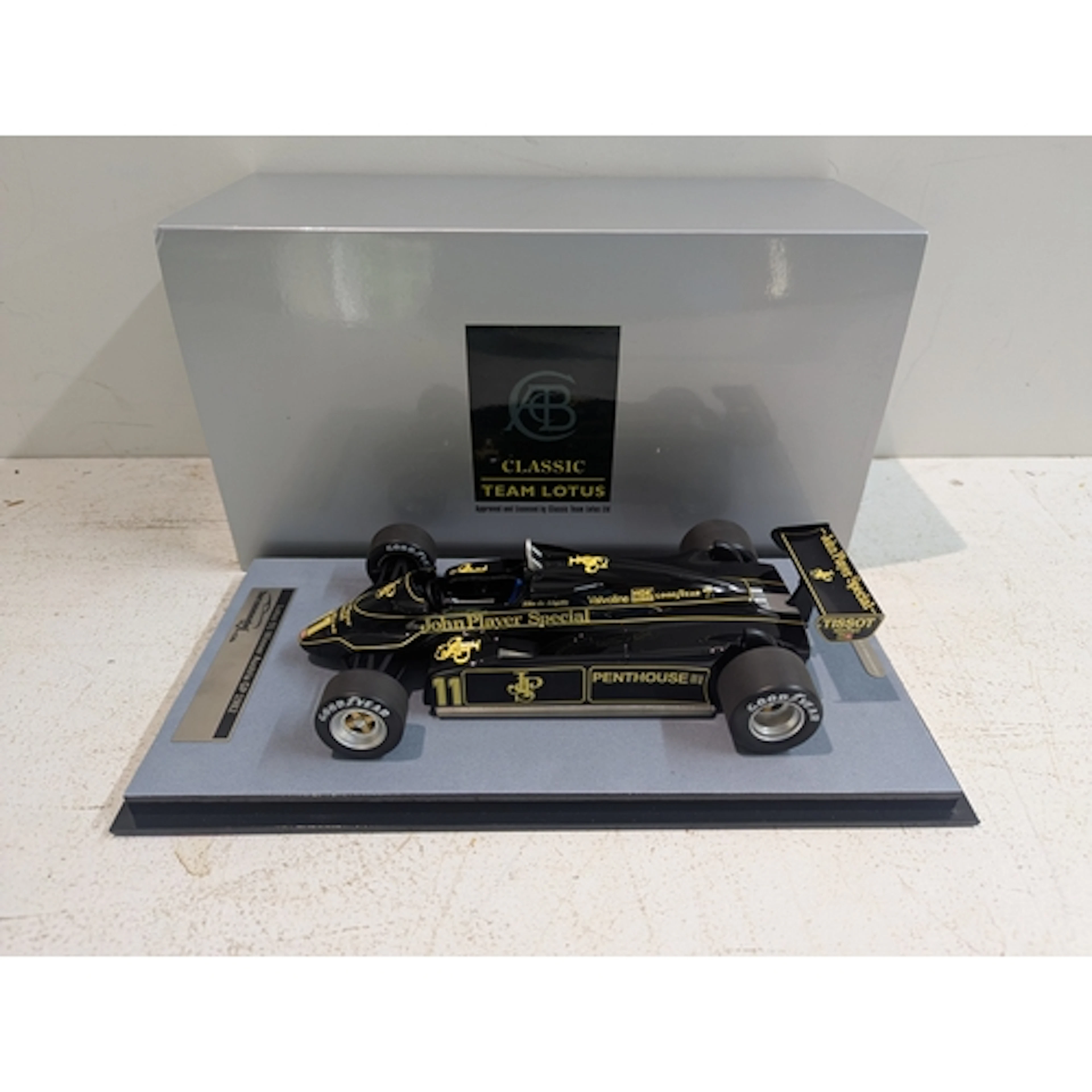 A 1:18 scale Tecnomodel Mythos series resin replica of the L...