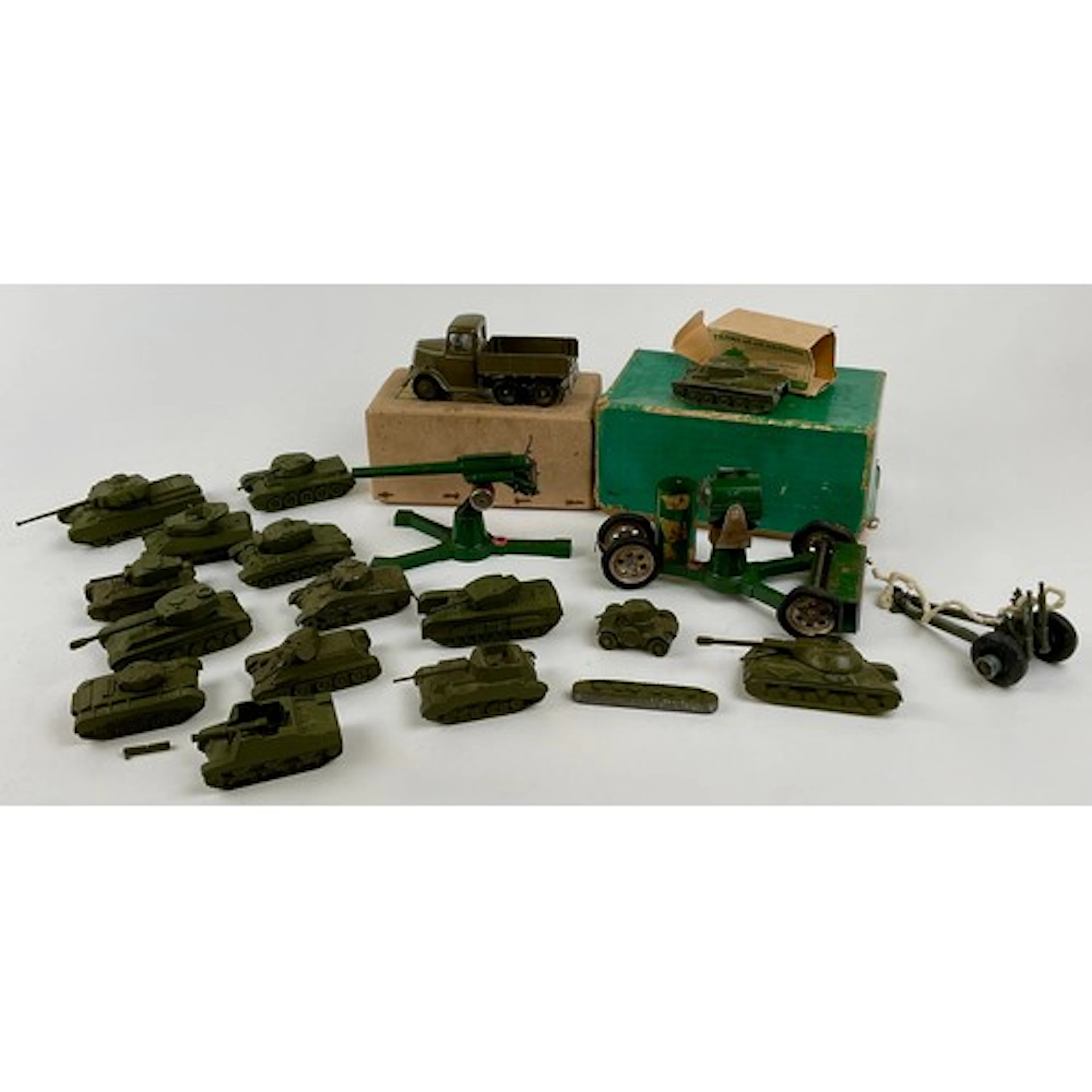 Military Vehicles - a quantity of metal military tank models...
