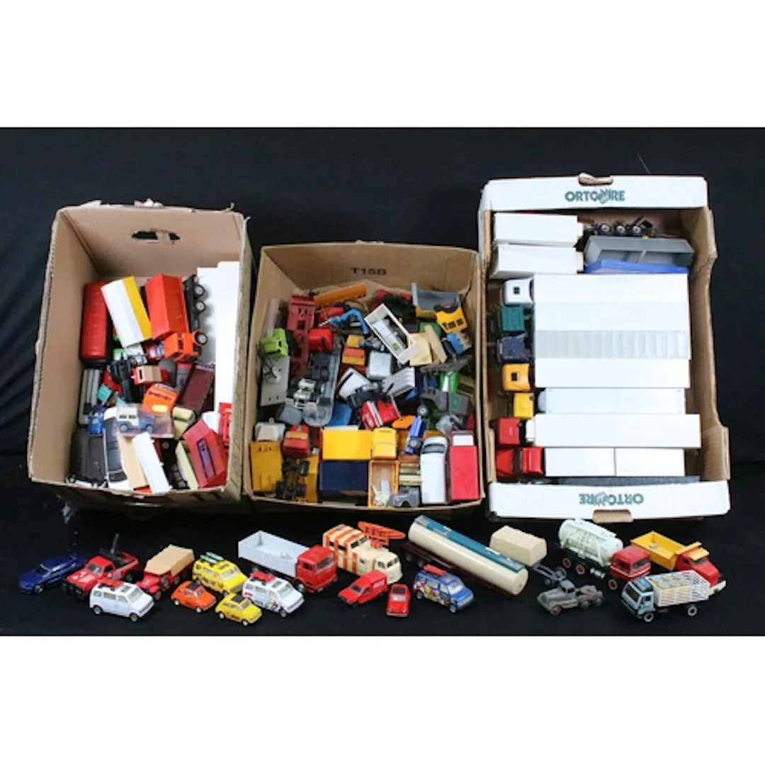 Large collection of mainly haulage and commercial diecast mo...