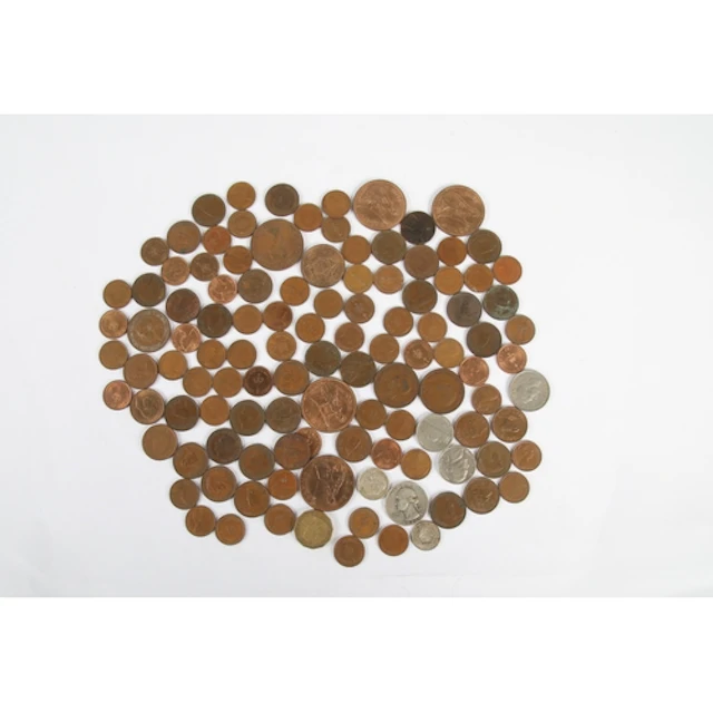 Collection of coins to include farthings, US coins, bronze c...