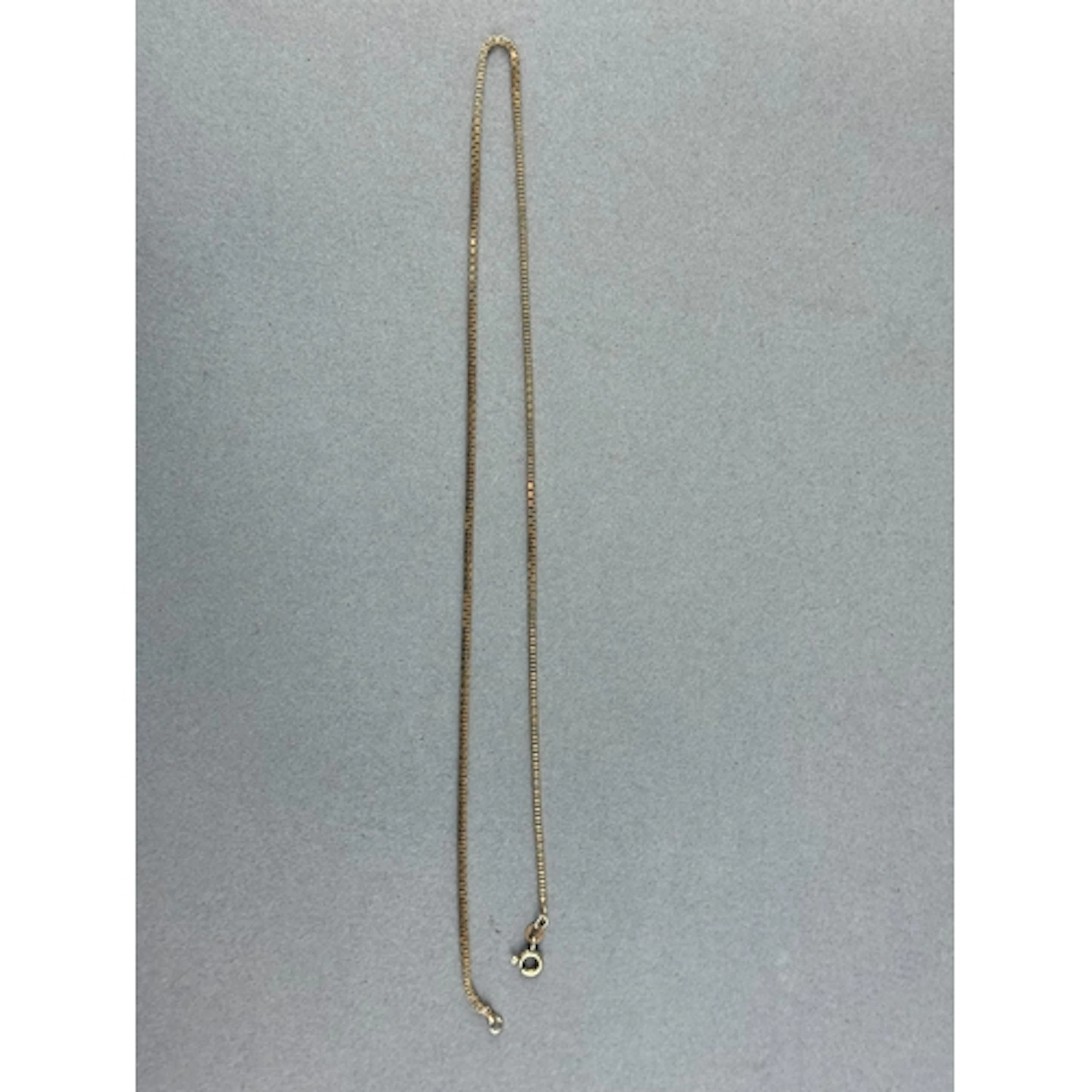 Jewellery: 9ct gold box link chain, length 48cm, width 1.5mm...