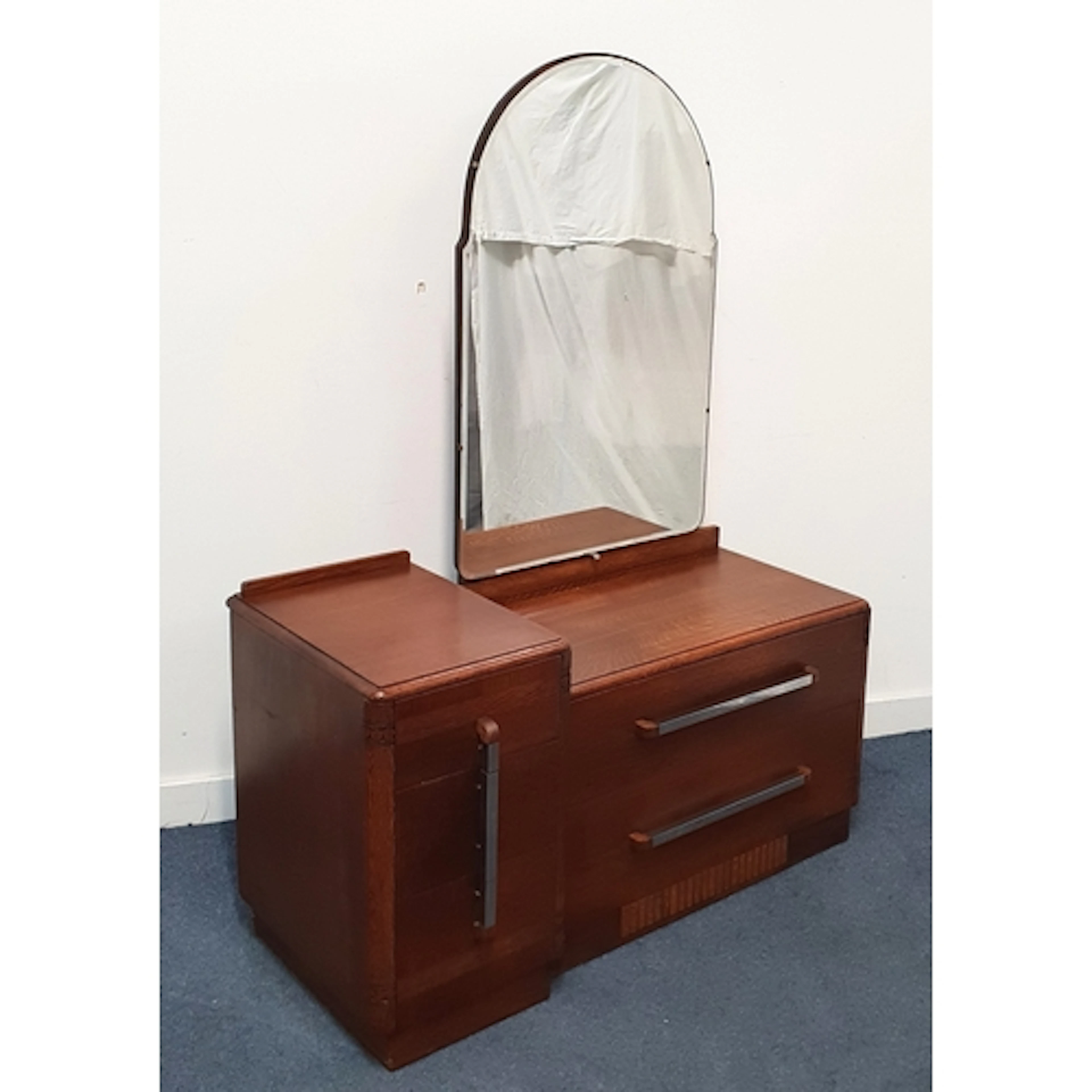 STYLISH ART DECO OAK DRESSING TABLE the arched mirror above ...