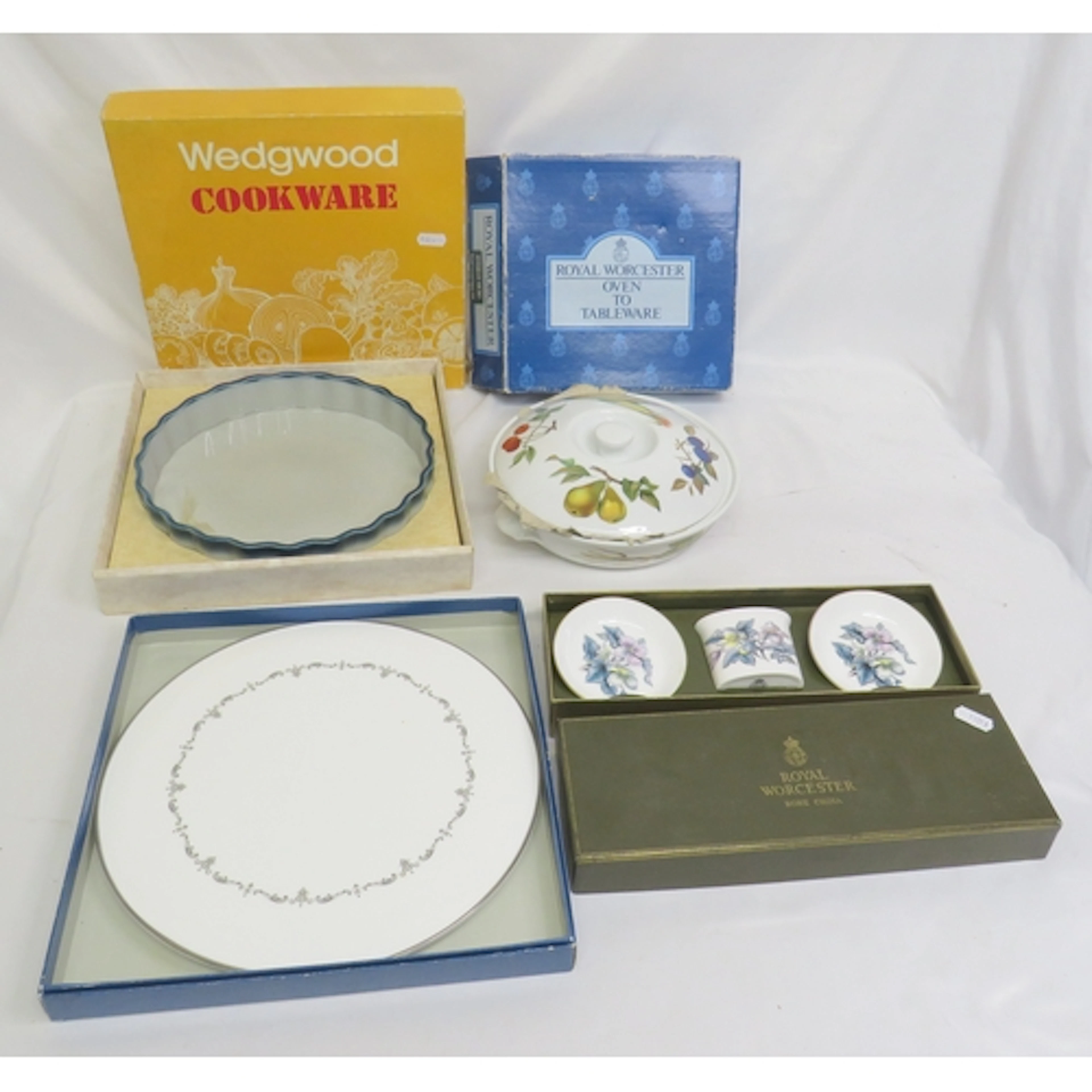 Boxed Royal Worcester Silver Chantilly Bread/Cake Plate, box...