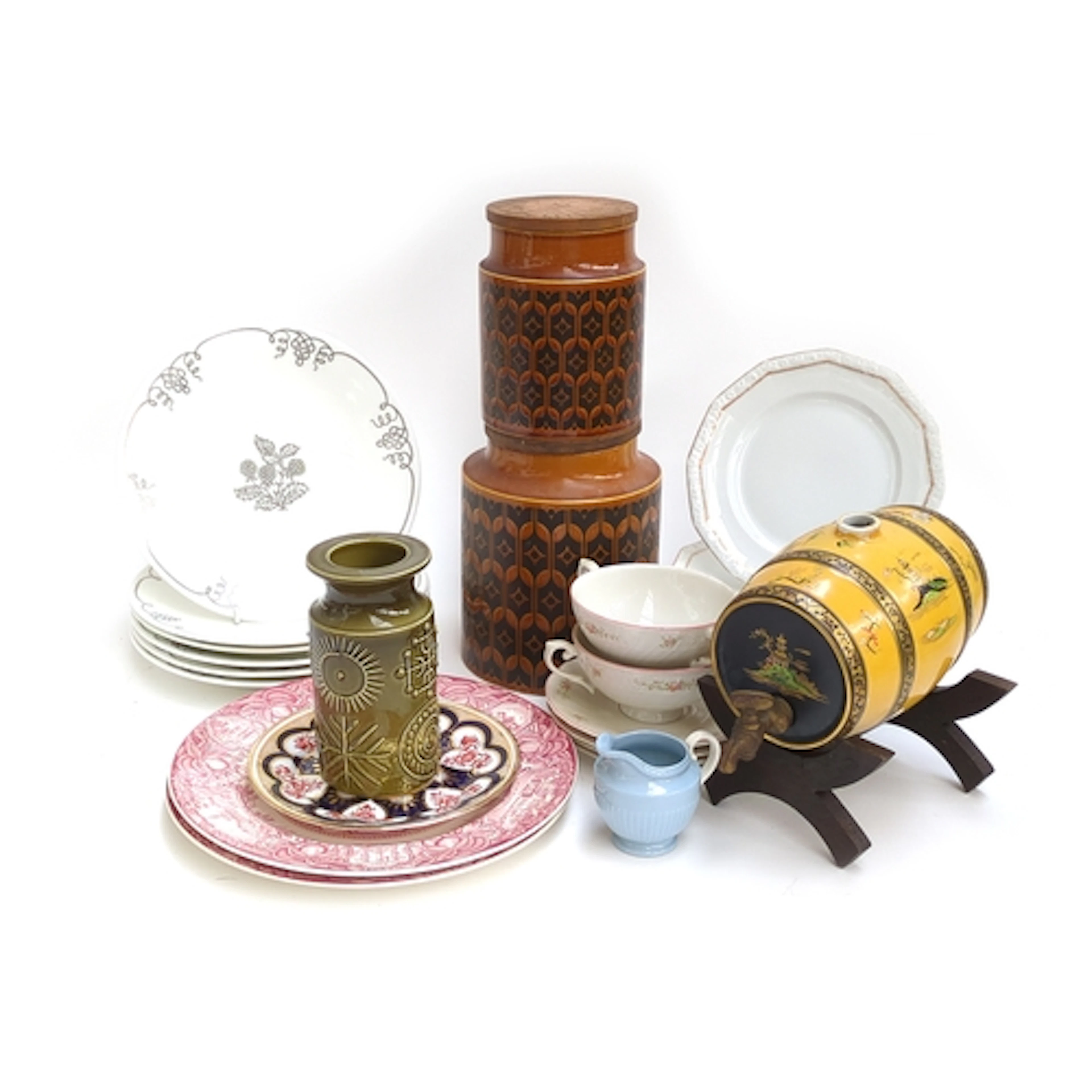 A mixed lot of ceramics to include: Rosenthal Maria side pla...