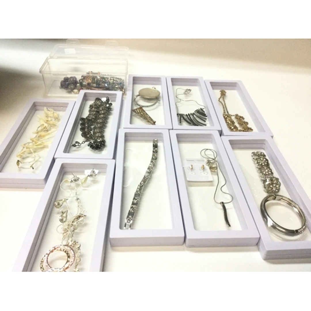 Quantity of dress jewellery