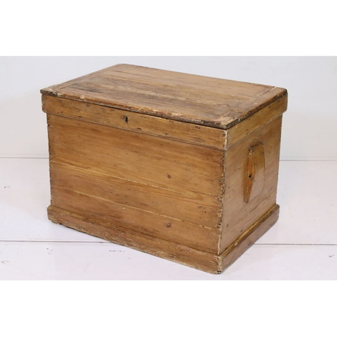 Late 19th century pine tool chest, the interior fitted with ...