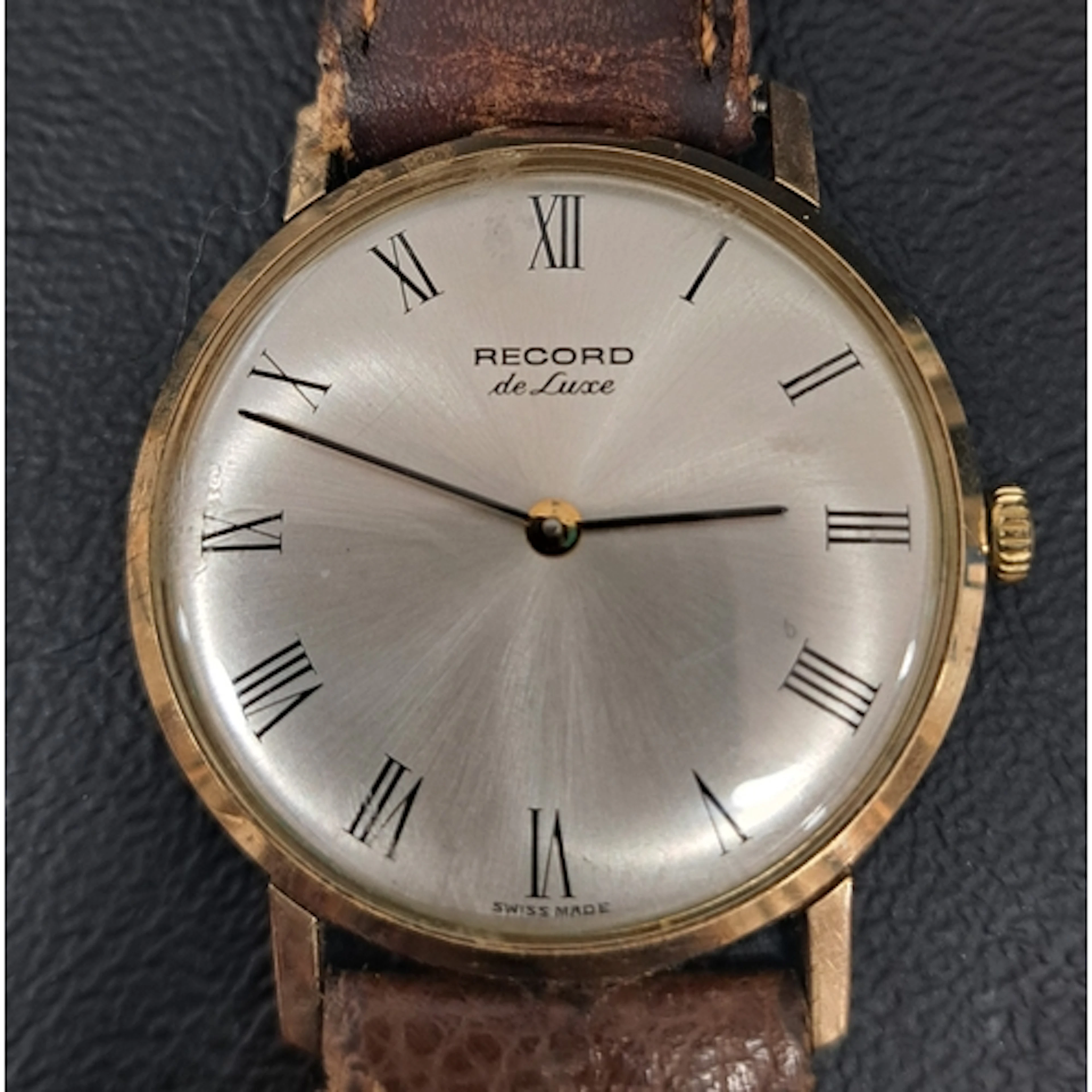 VINTAGE GENTLEMEN'S RECORD DELUXE NINE CARAT GOLD CASED WRIS...
