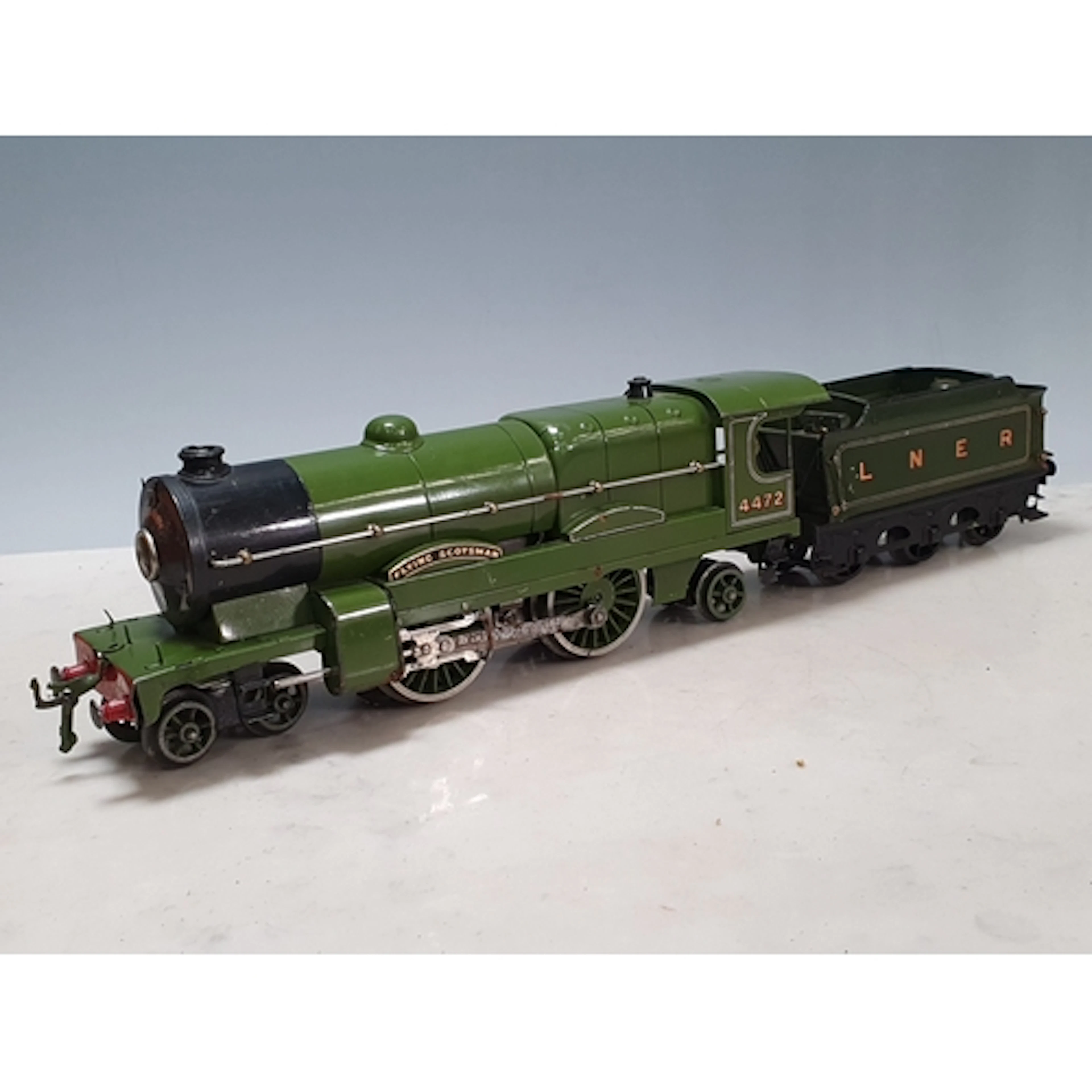 An unboxed Hornby 0 gauge E4E 20V electric 4-4-2 Locomotive ...