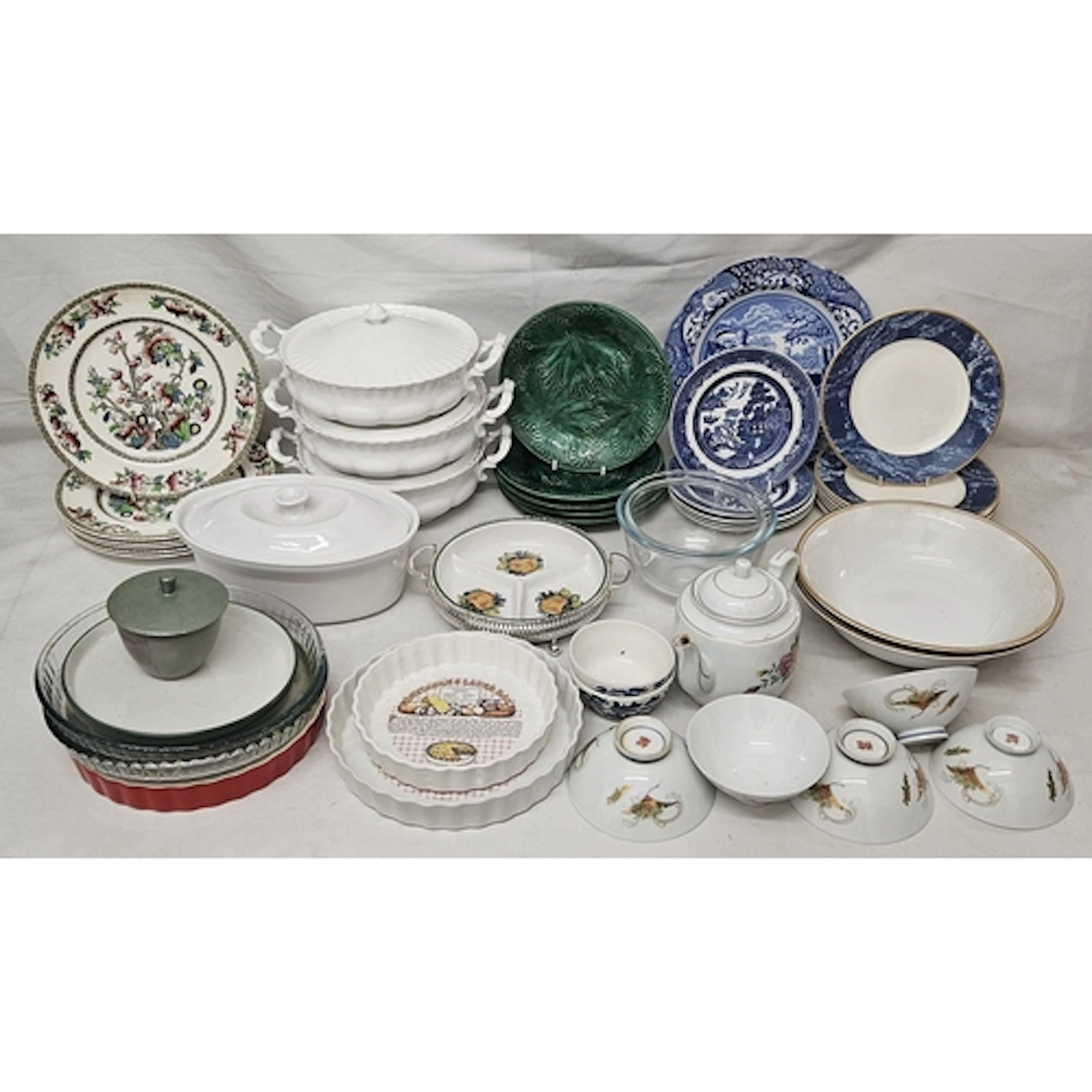 Flan Dishes, glass pudding bowls, h'ors doevre dish, teapot,...