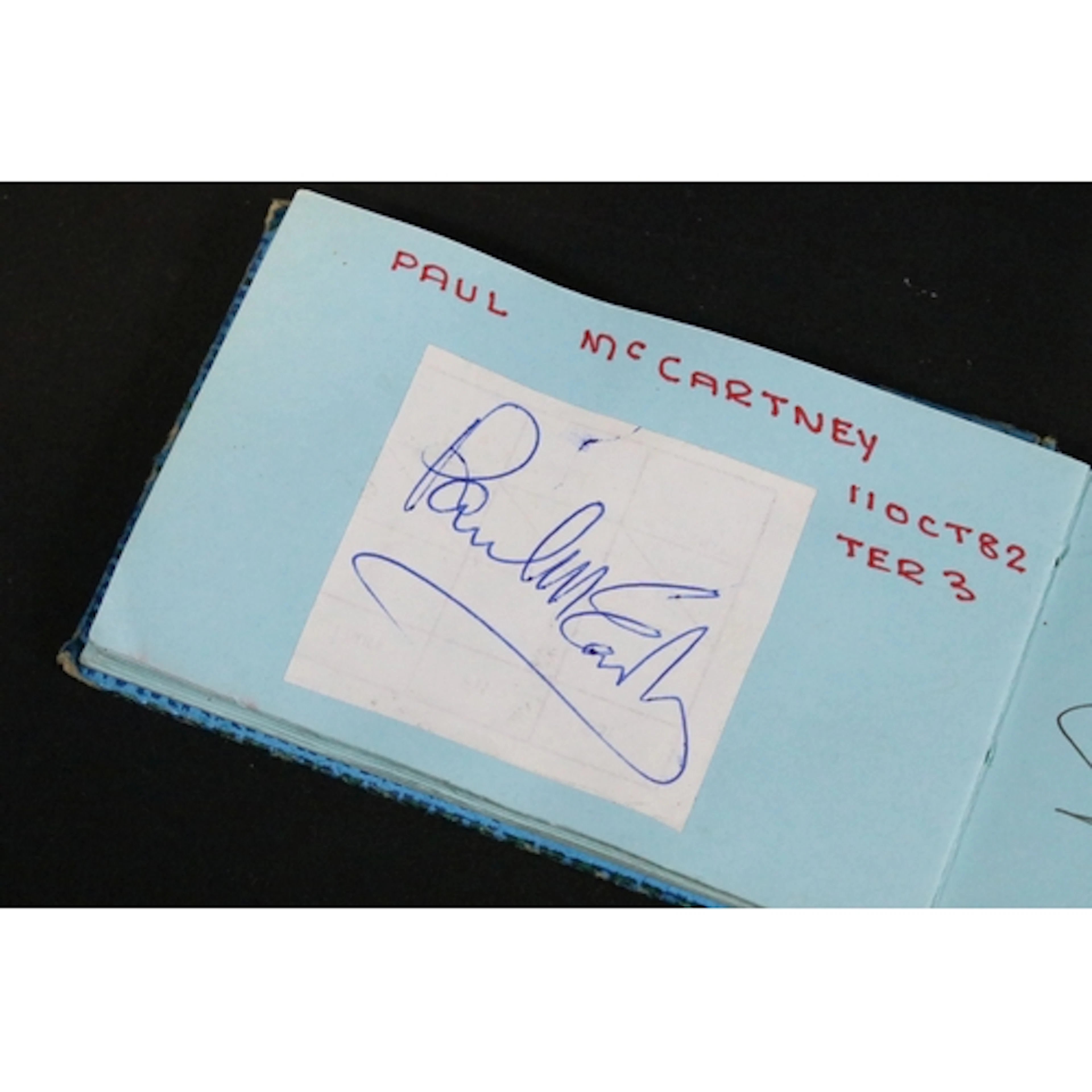 Memorabilia / Autographs - Autograph book signed by stars of...