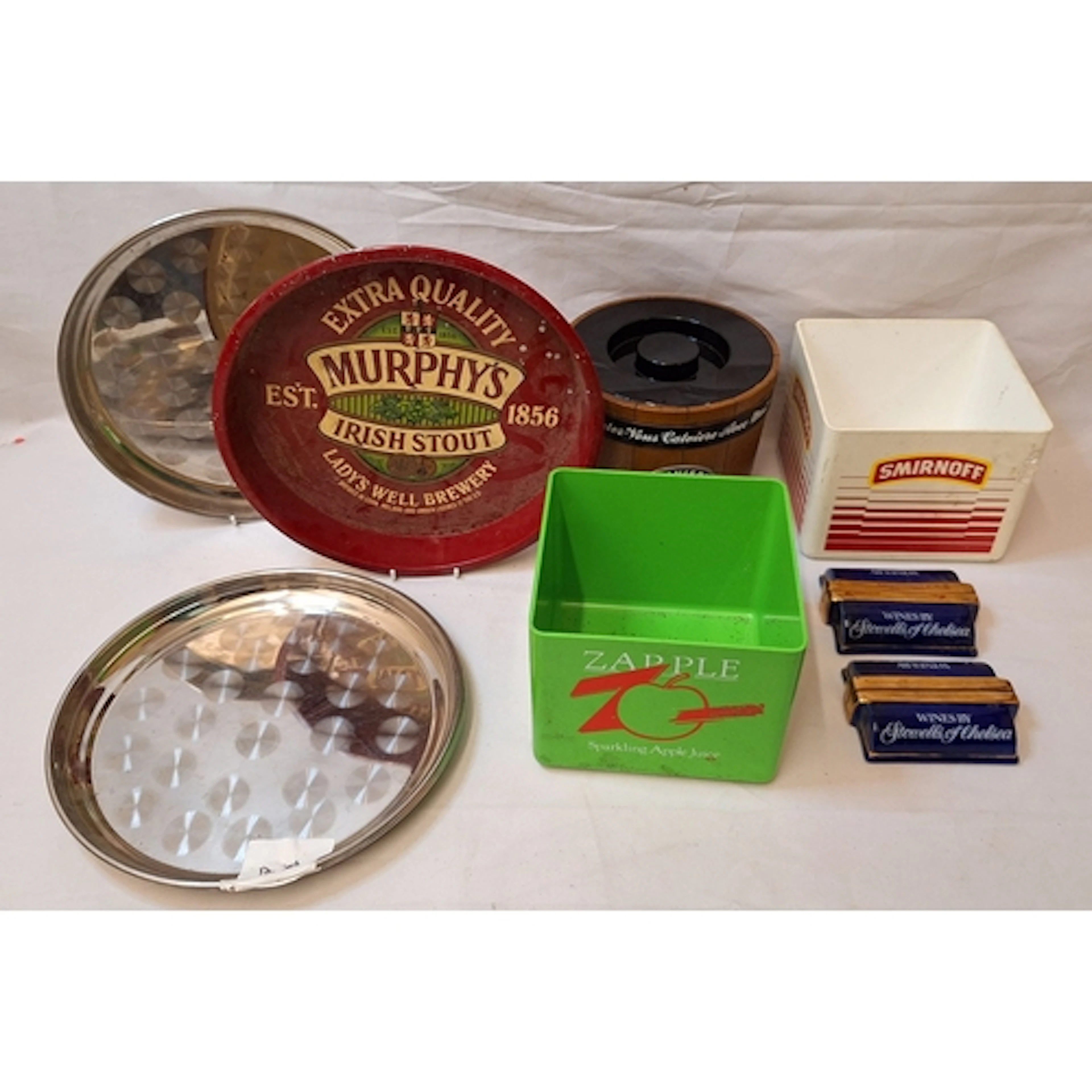 Vintage Pub Memorabilia incl. Murphy's Irish Stout Metal tra...