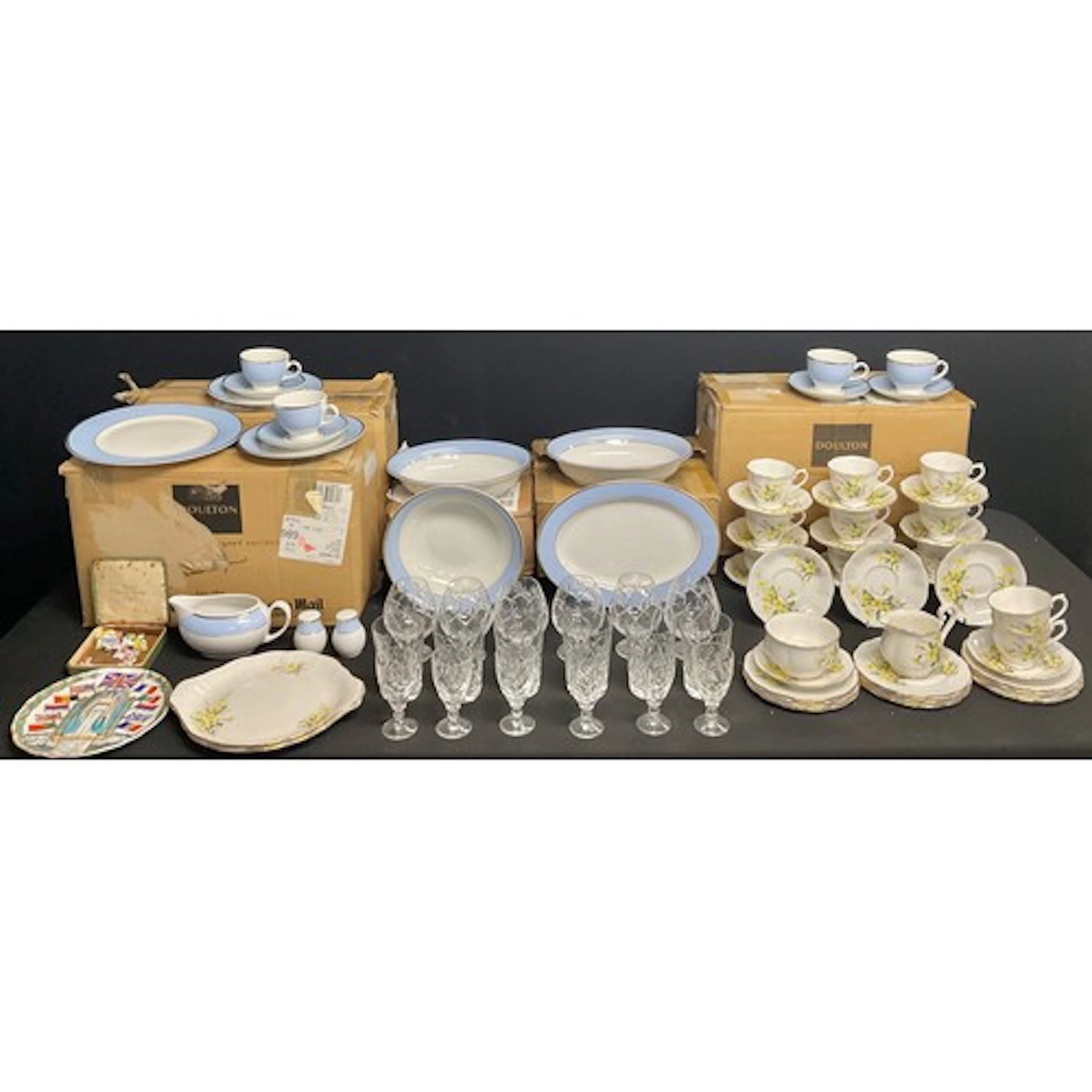 A Royal Albert Primrose pattern part tea service, comprising...