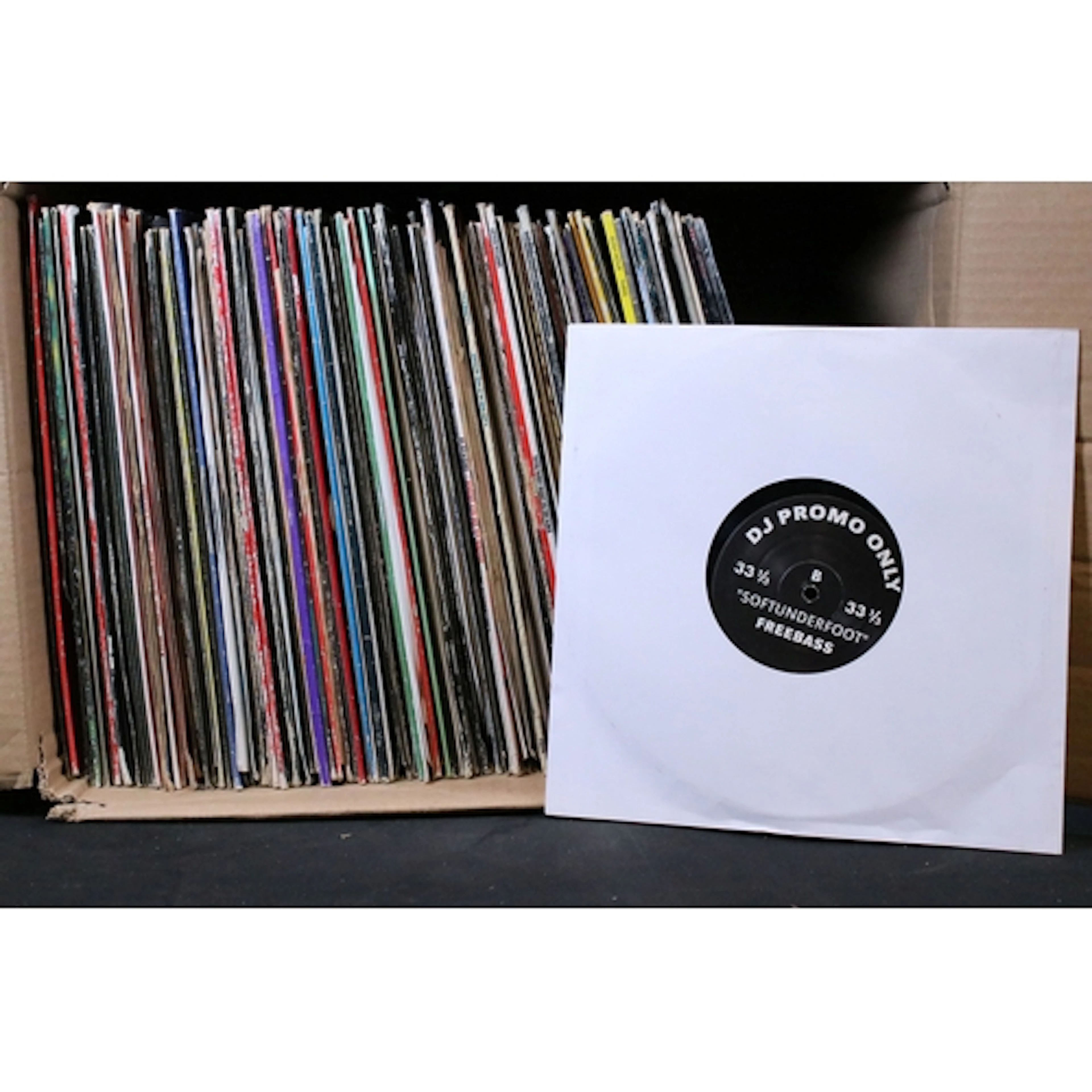 Vinyl - Over 100 12" singles and 5 LPs including Hip Hop, Rn...