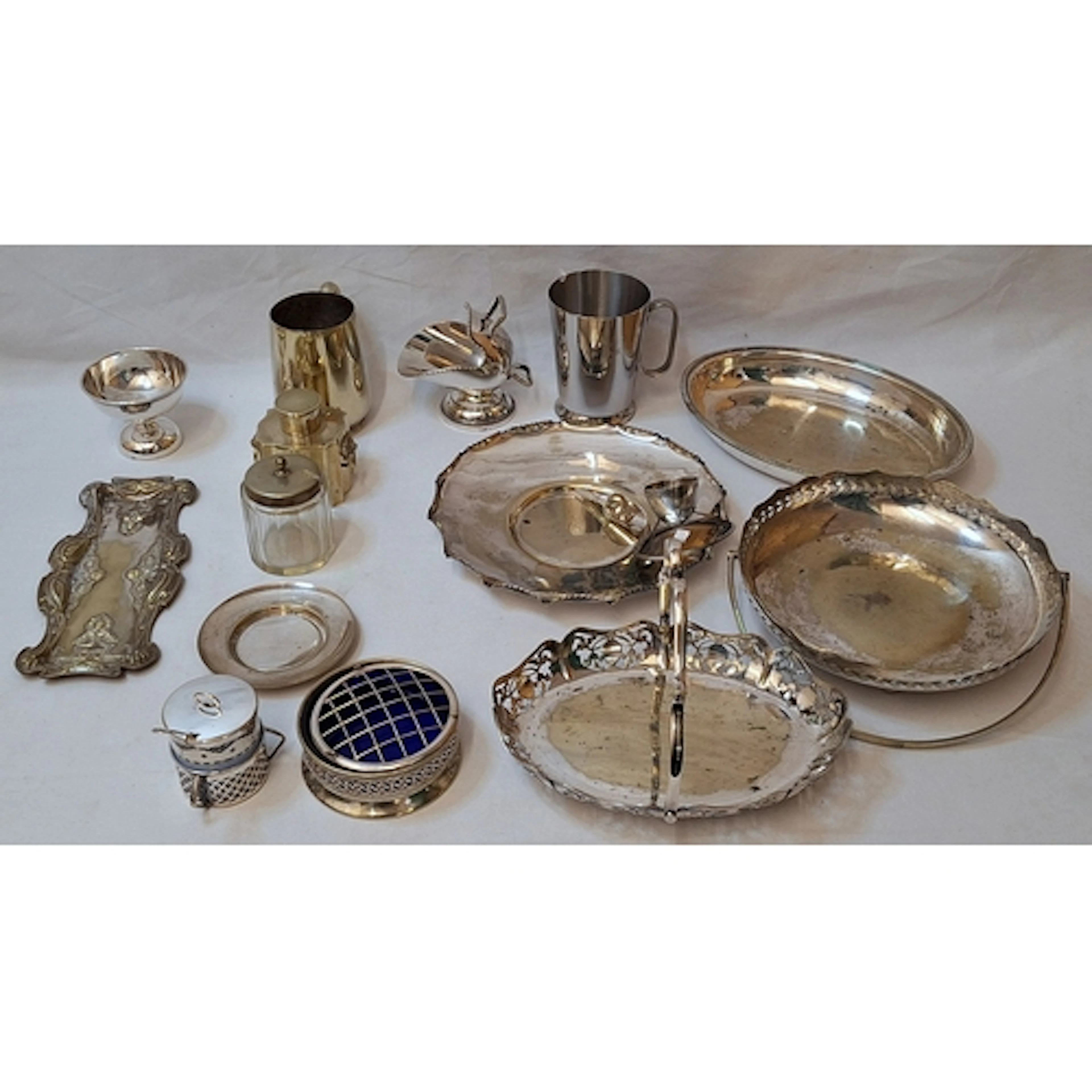 Silver Plated incl. small dressing table tray, circular bask...