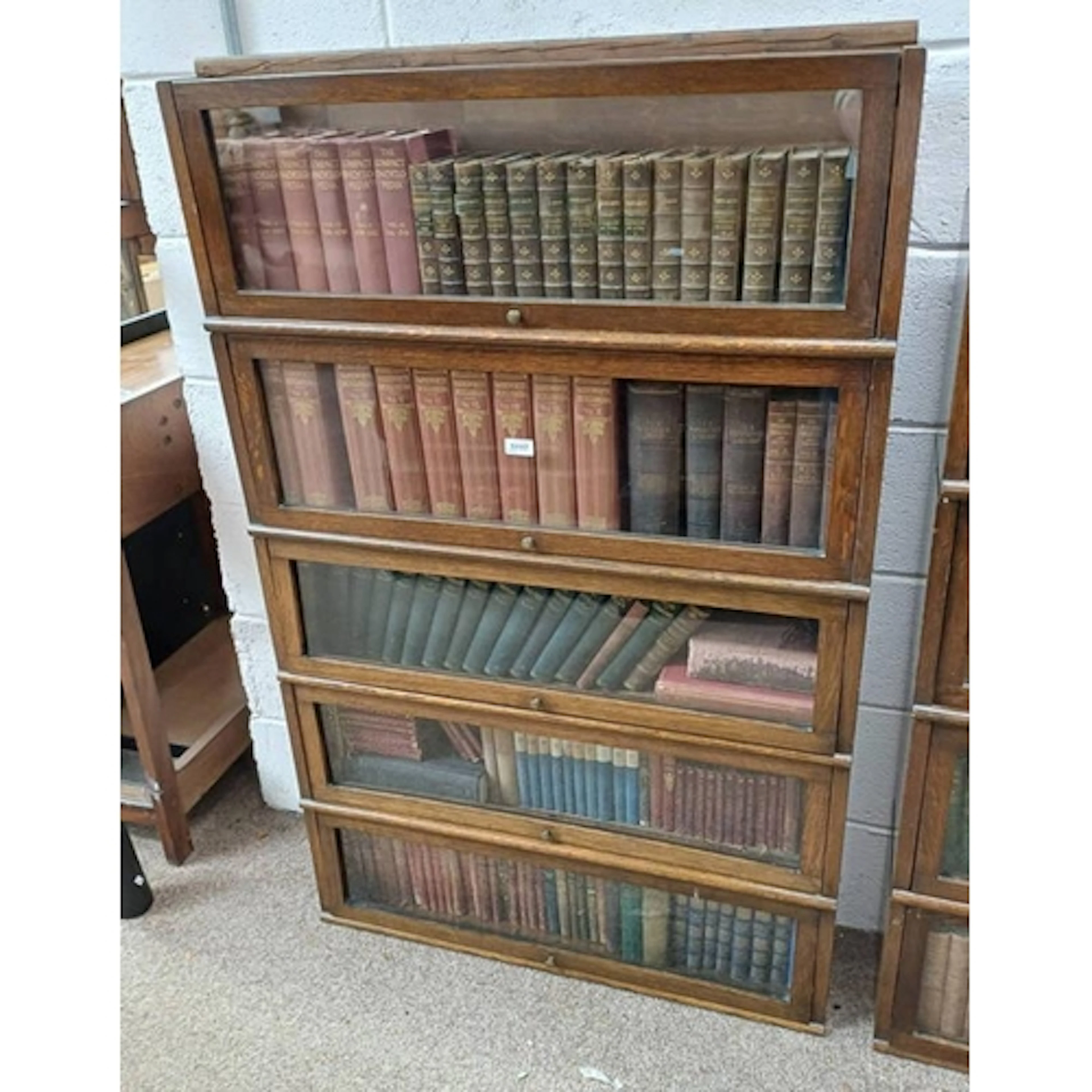 5 OAK SECTIONAL BOOKCASE SECTIONS & CONTENTS TO INCLUDE VARI...