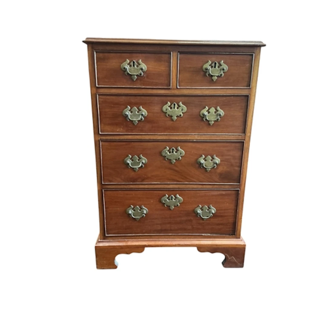 A small George III style mahogany chest, width 54cm, depth 4...