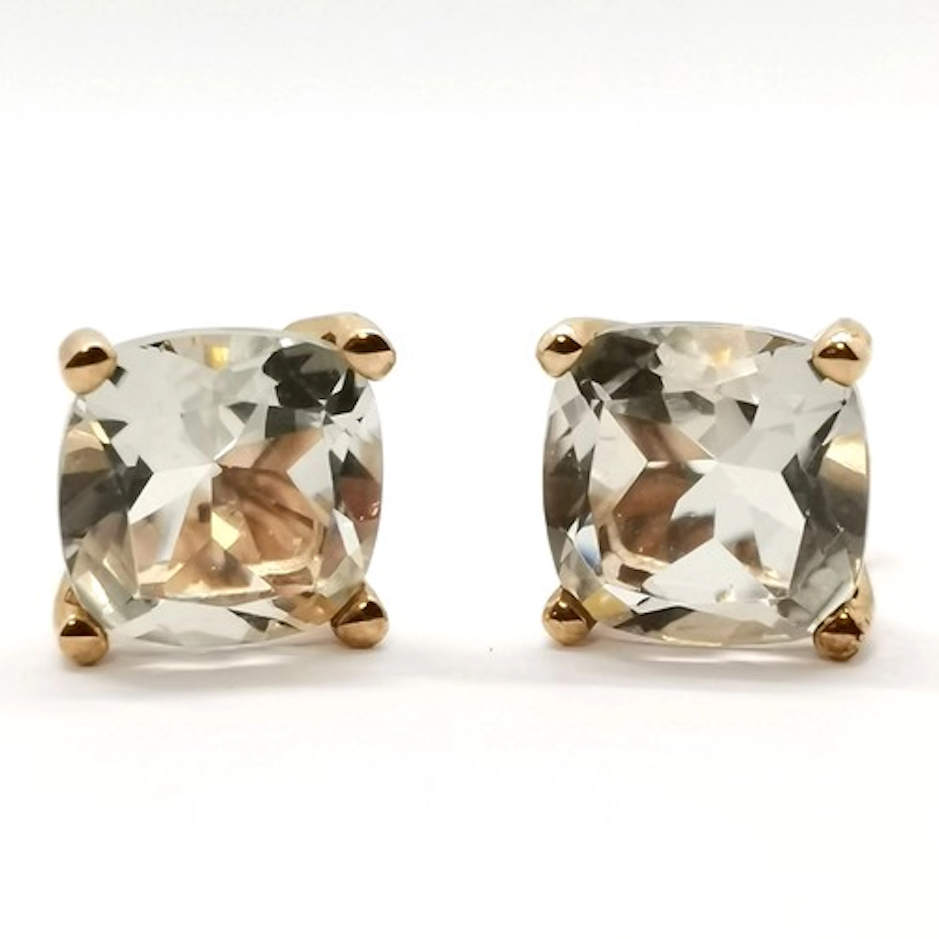 10ct marked gold aquamarine stud earrings - 8mm across & 1.8...