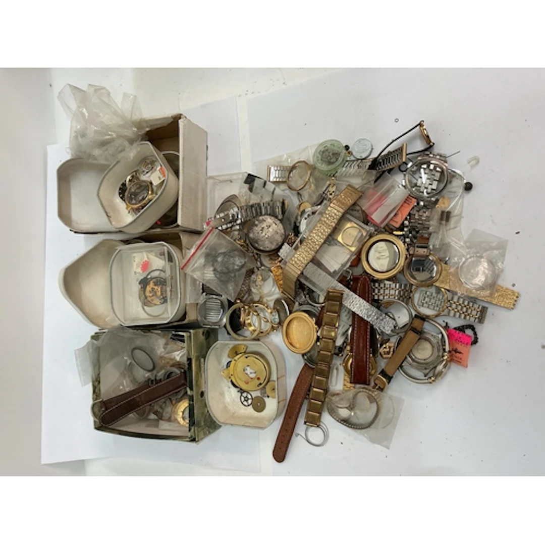 A quantity of assorted watch straps and parts including a Ro...