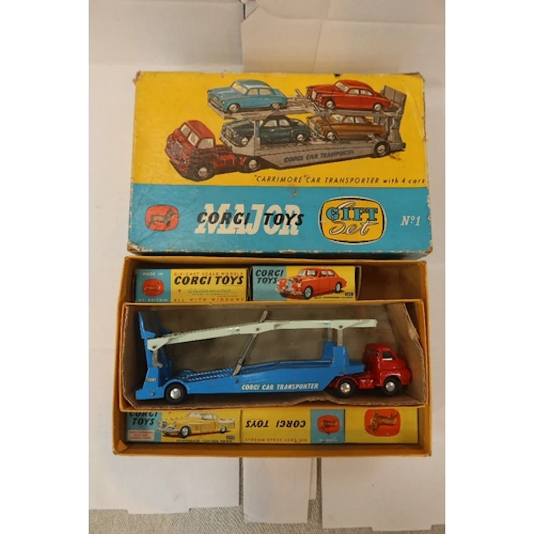 Corgi Toys Major gift set No 1 Transporter and four cars