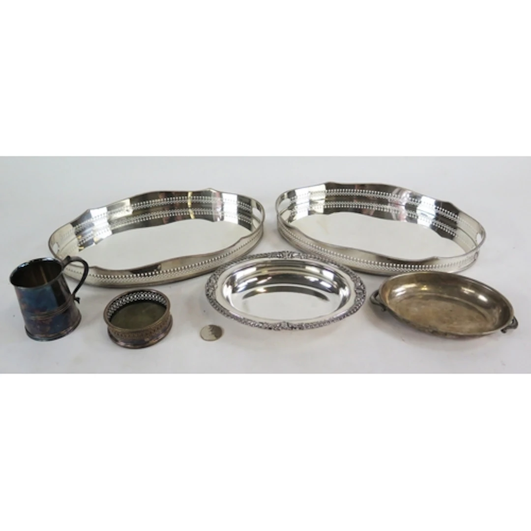 A small quantity of plated wares, including two oval galleri...