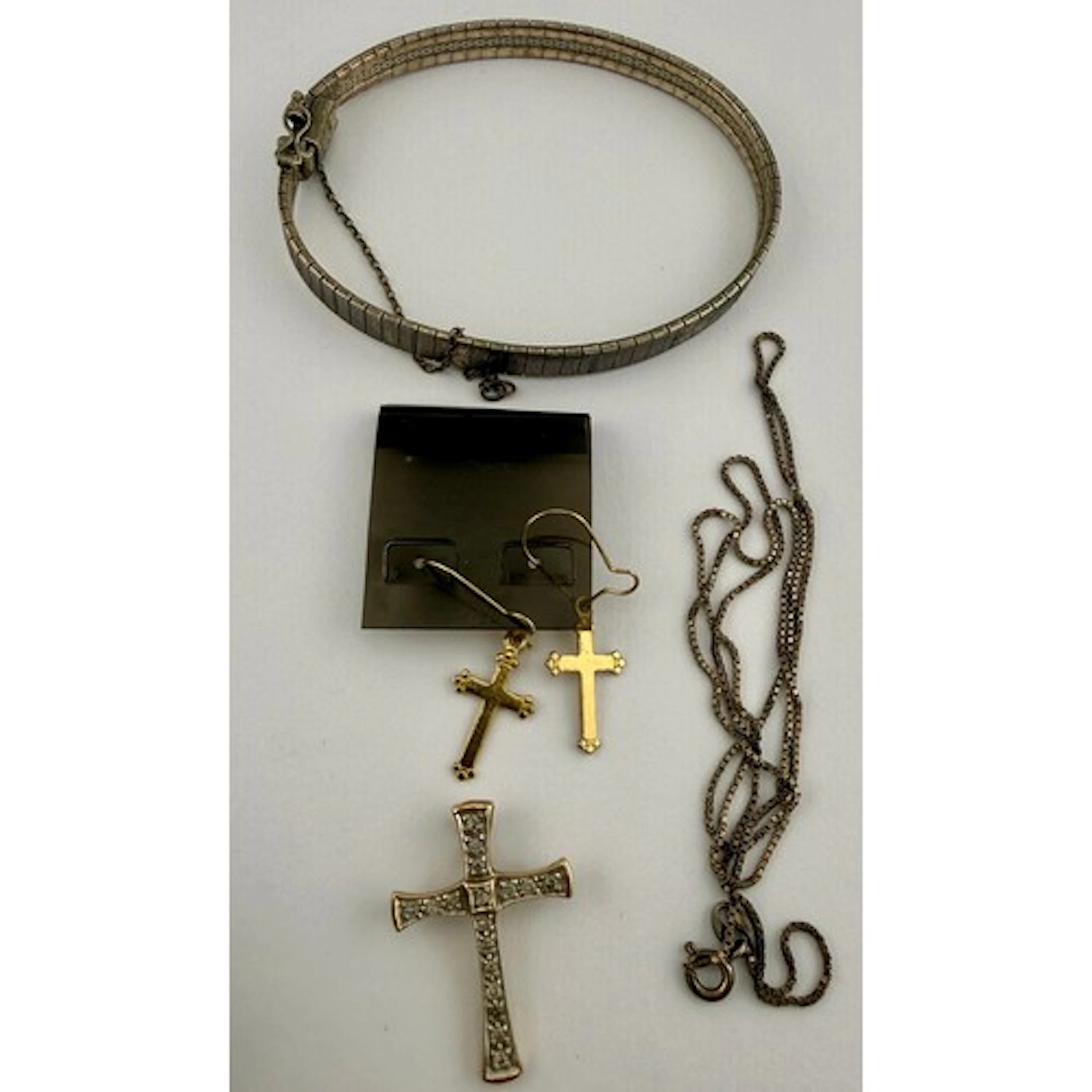 Jewellery to include a 9 carat gold crucifix pendant set wit...
