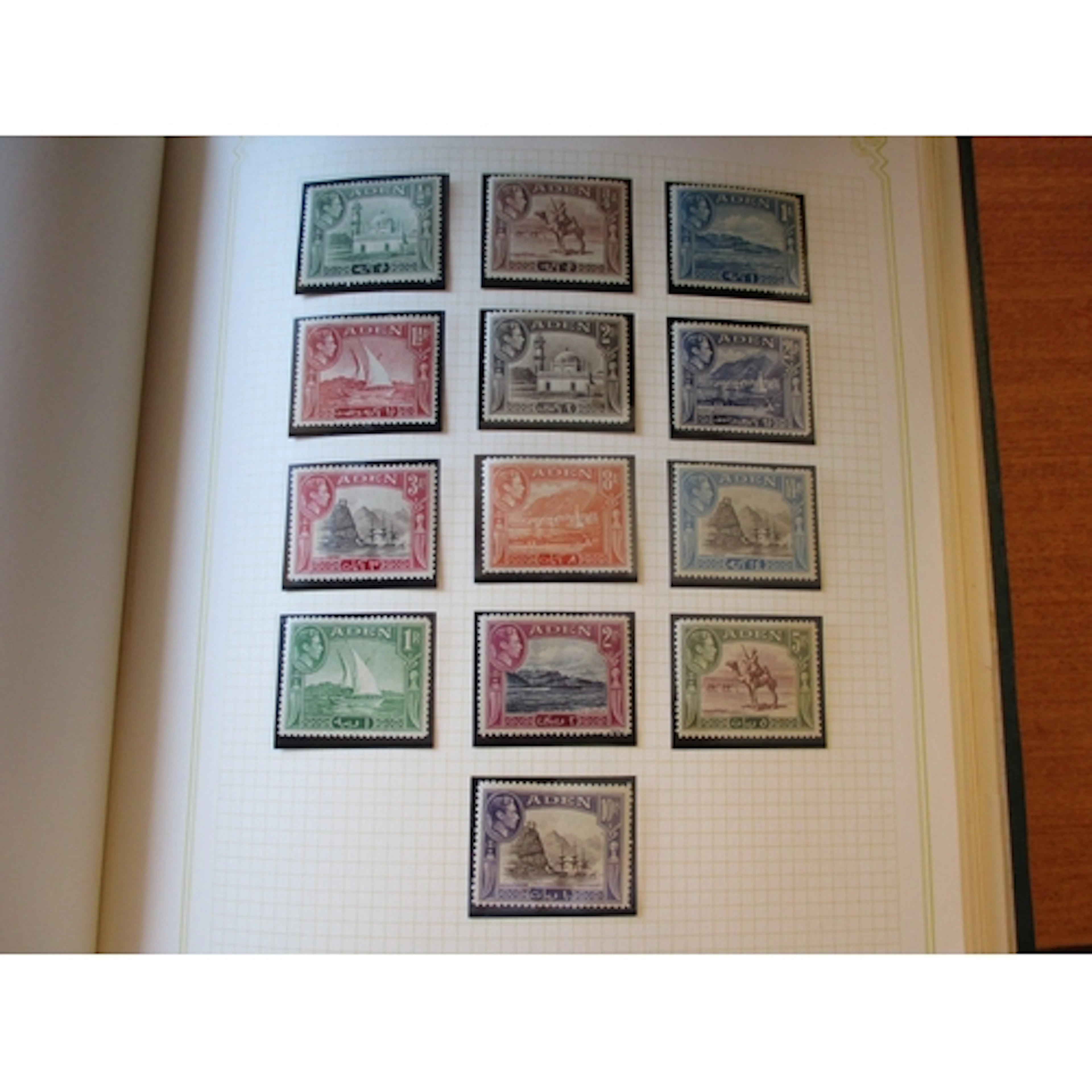 Aden. M/U collection in SG Senator album, incl 1939-48 set M...