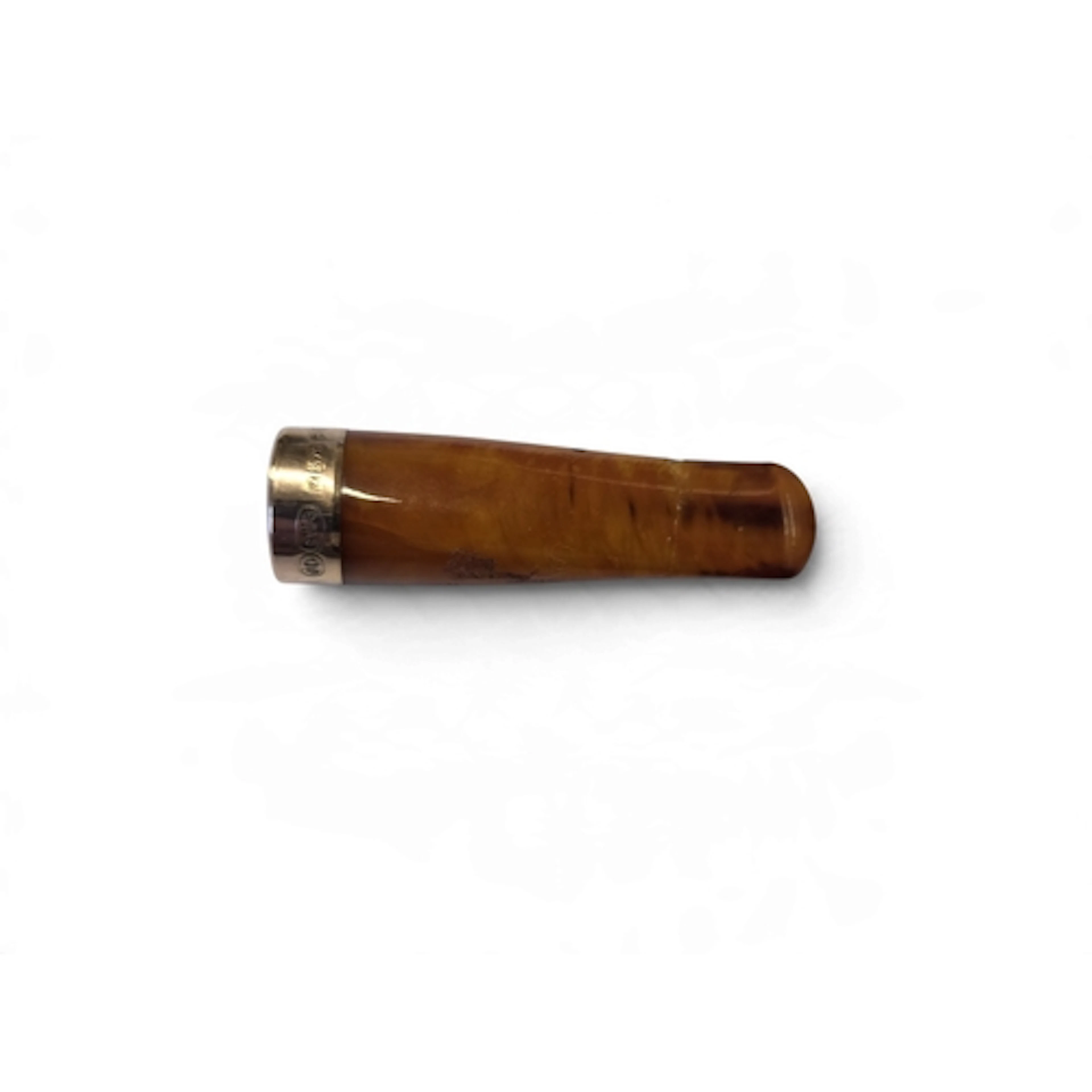 A cigar holder with a 9-carat gold band.