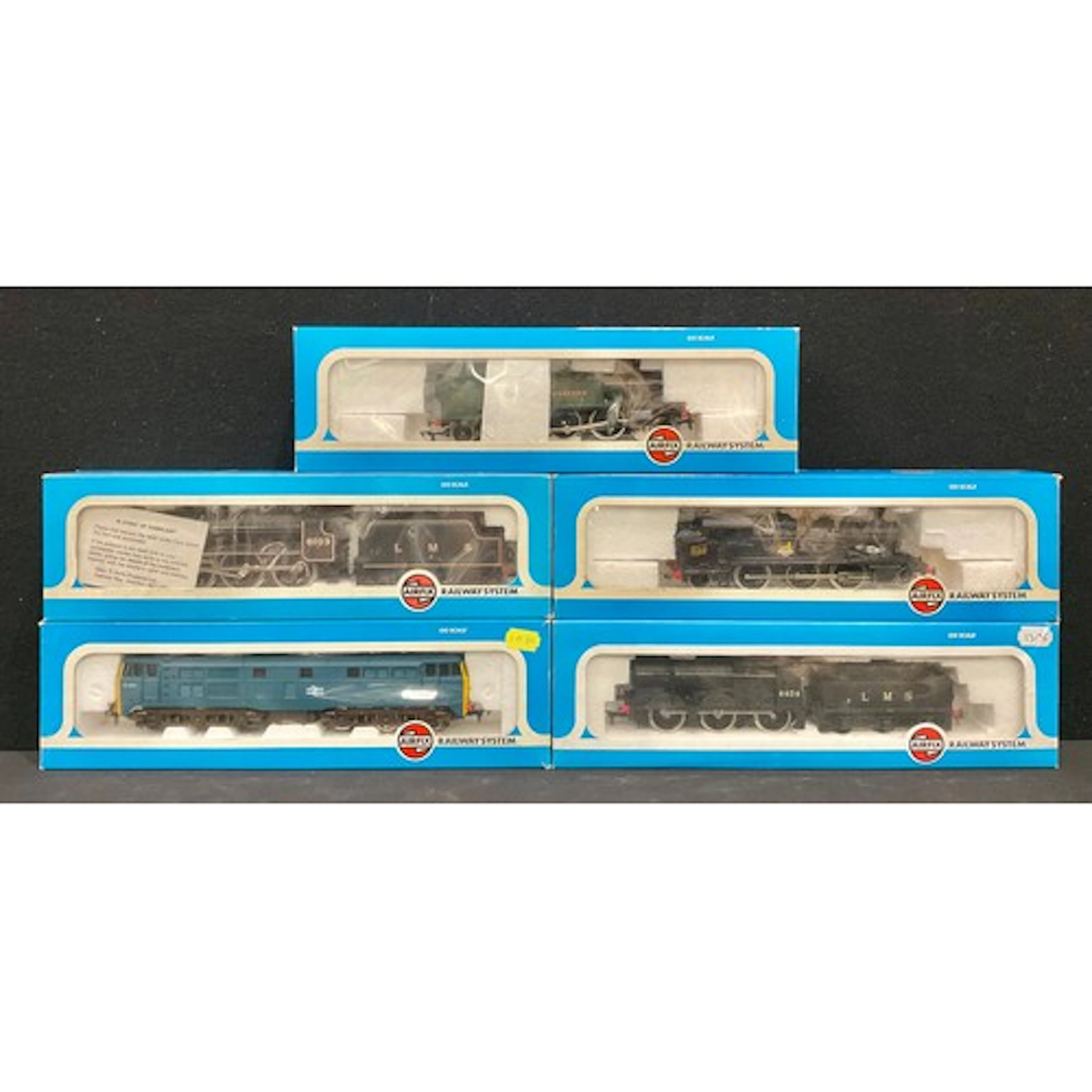 Airfix Railway System - A quantity of Airfix model railways ...