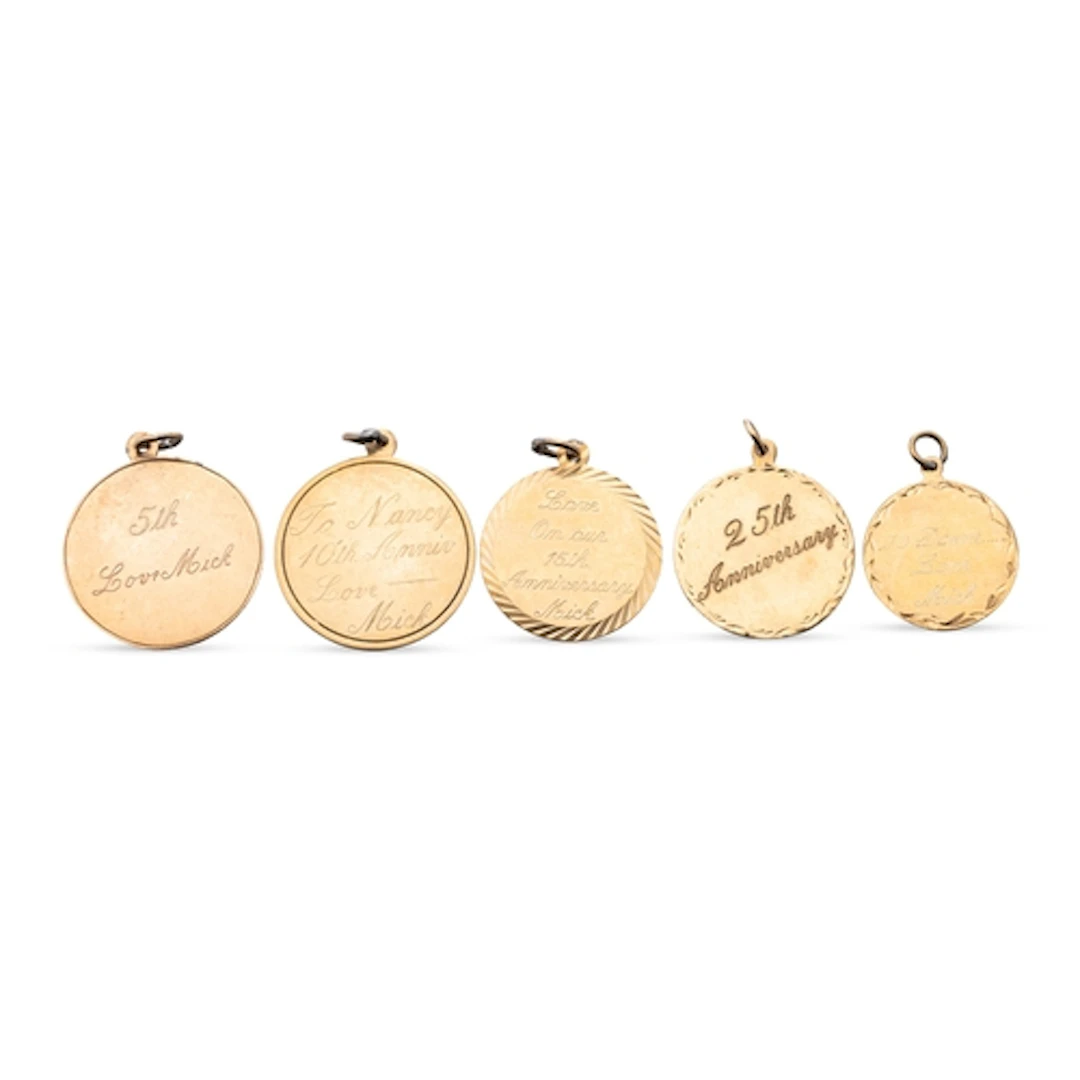 FIVE 9CT YELLOW GOLD MEDALIONS, 19 g.