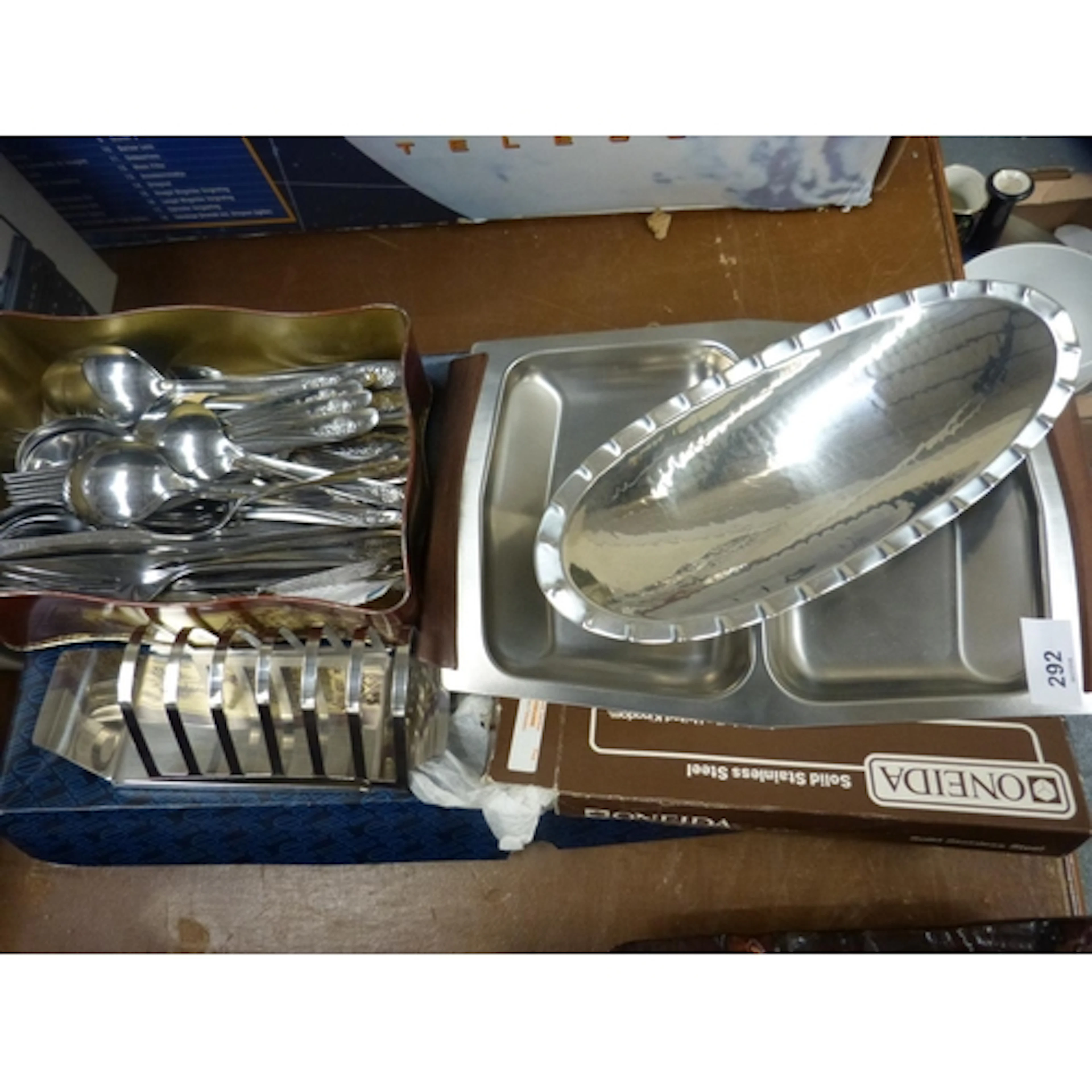 Tin of cutlery, stainless ware, Borrowdale dish and Roberts ...
