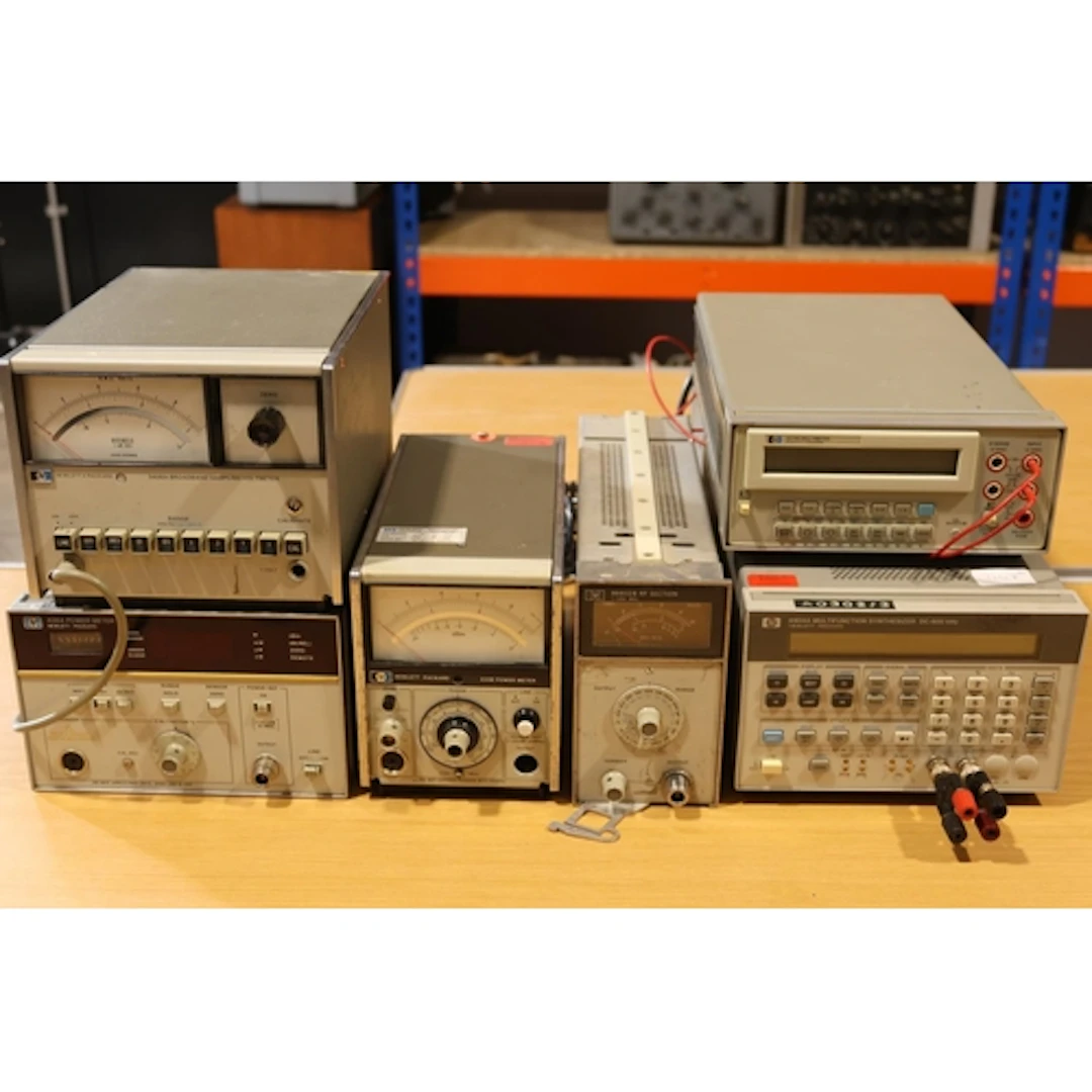 Hewlett Packard 435B power meter, 3406A Broadband Sampling V...