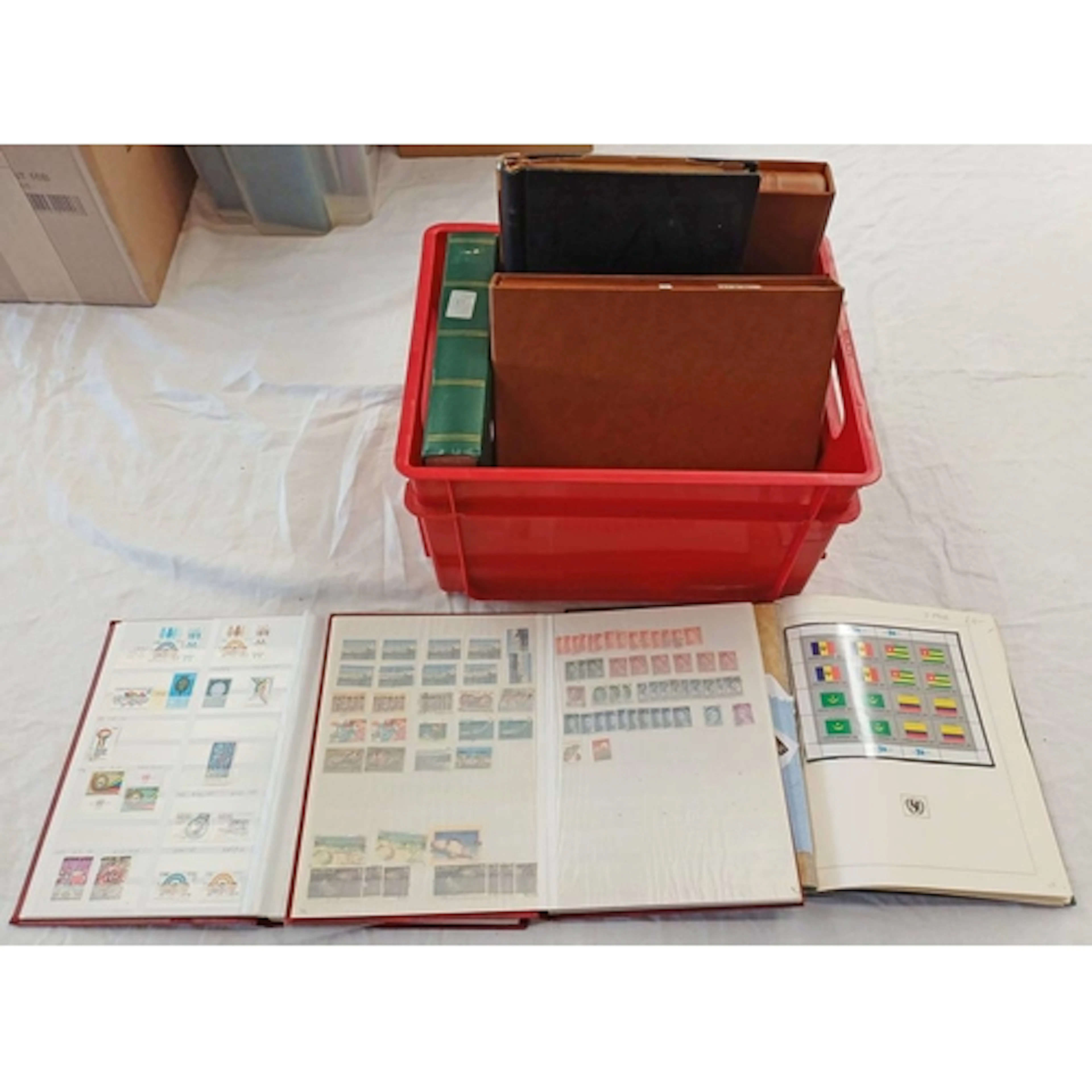 10 ALBUMS OF VARIOUS WORLDWIDE STAMPS TO INCLUDE AUSTRALIA, ...