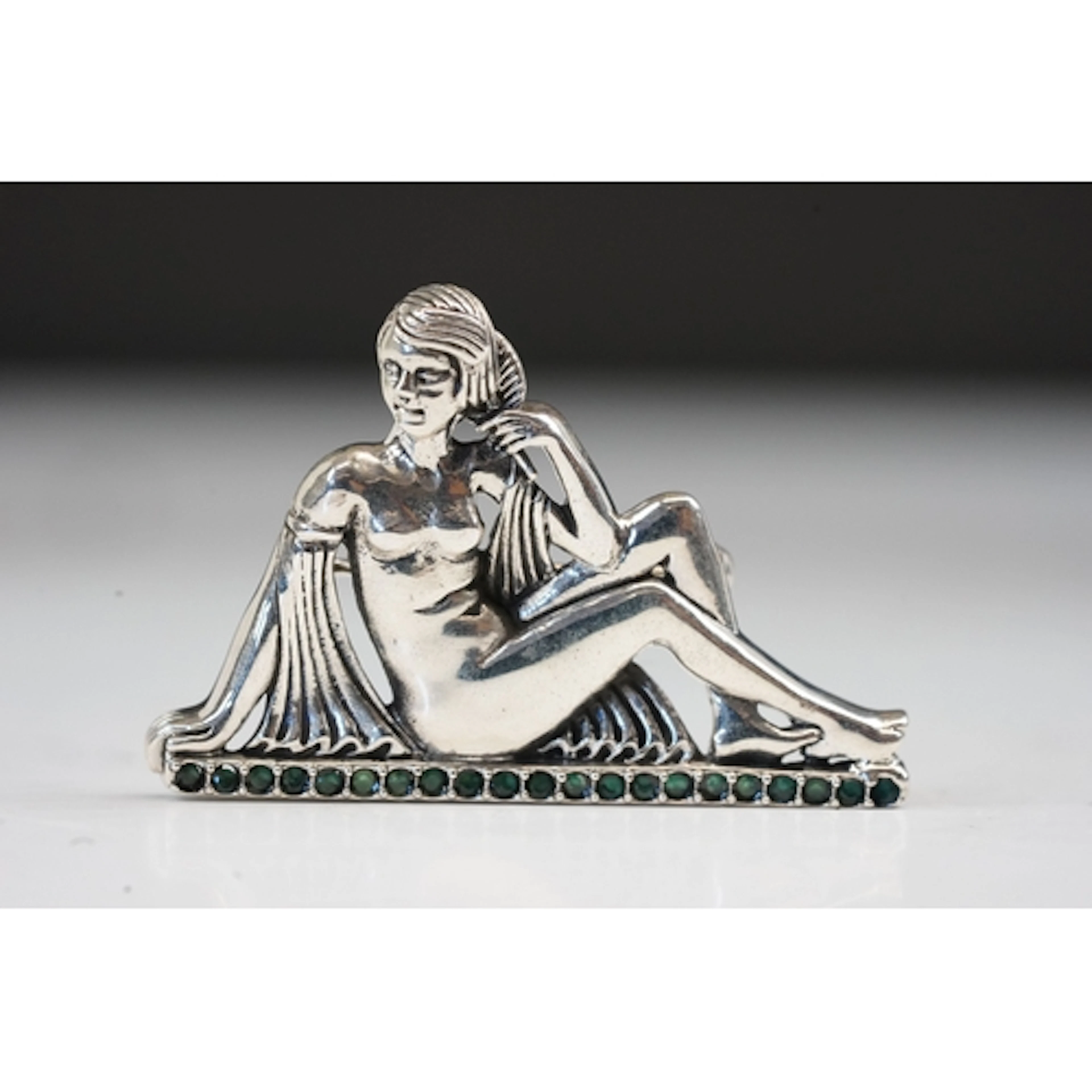 Silver Art deco style figural brooch, 4.5cm wide