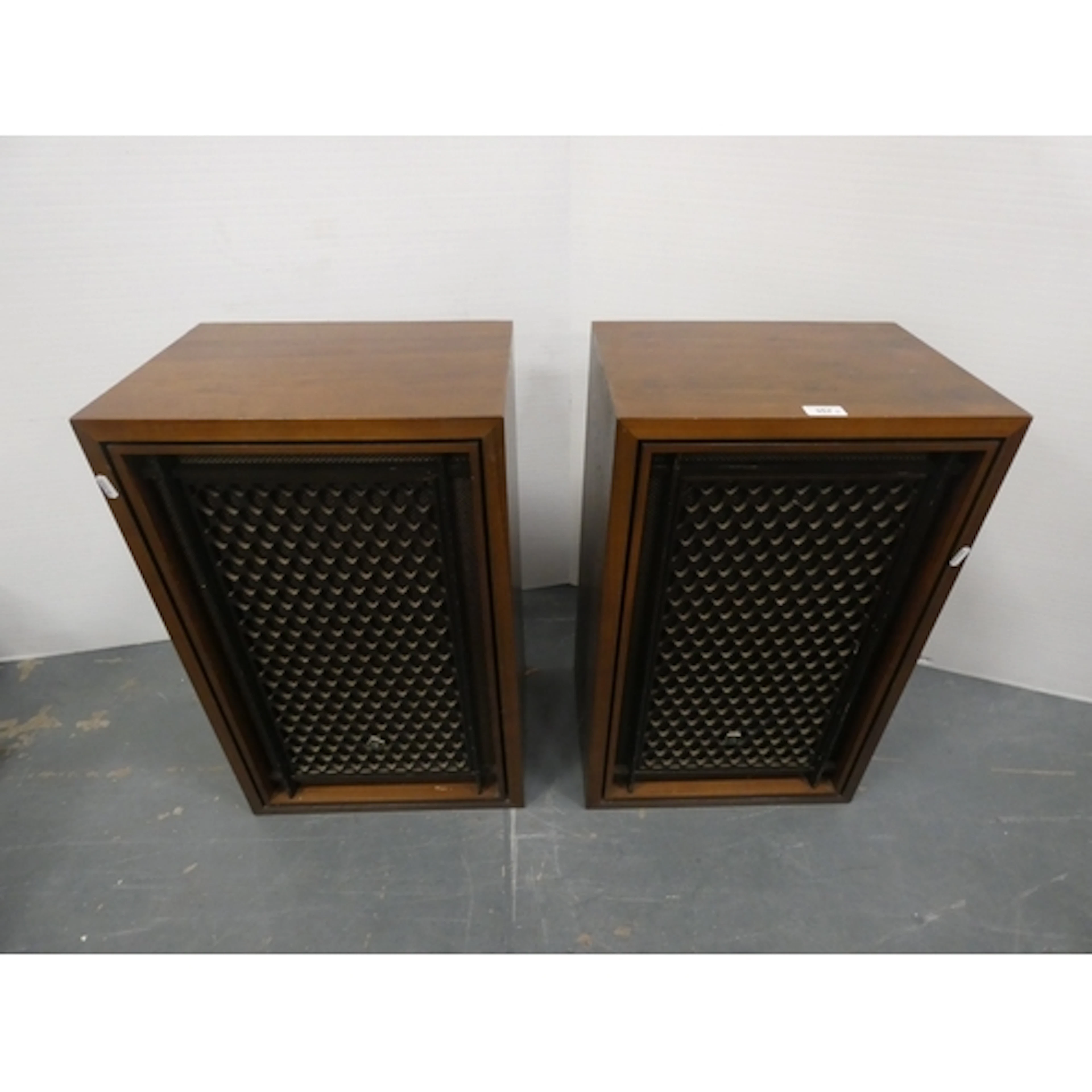Pair of Akai vinatge music speakers, made in Japan.