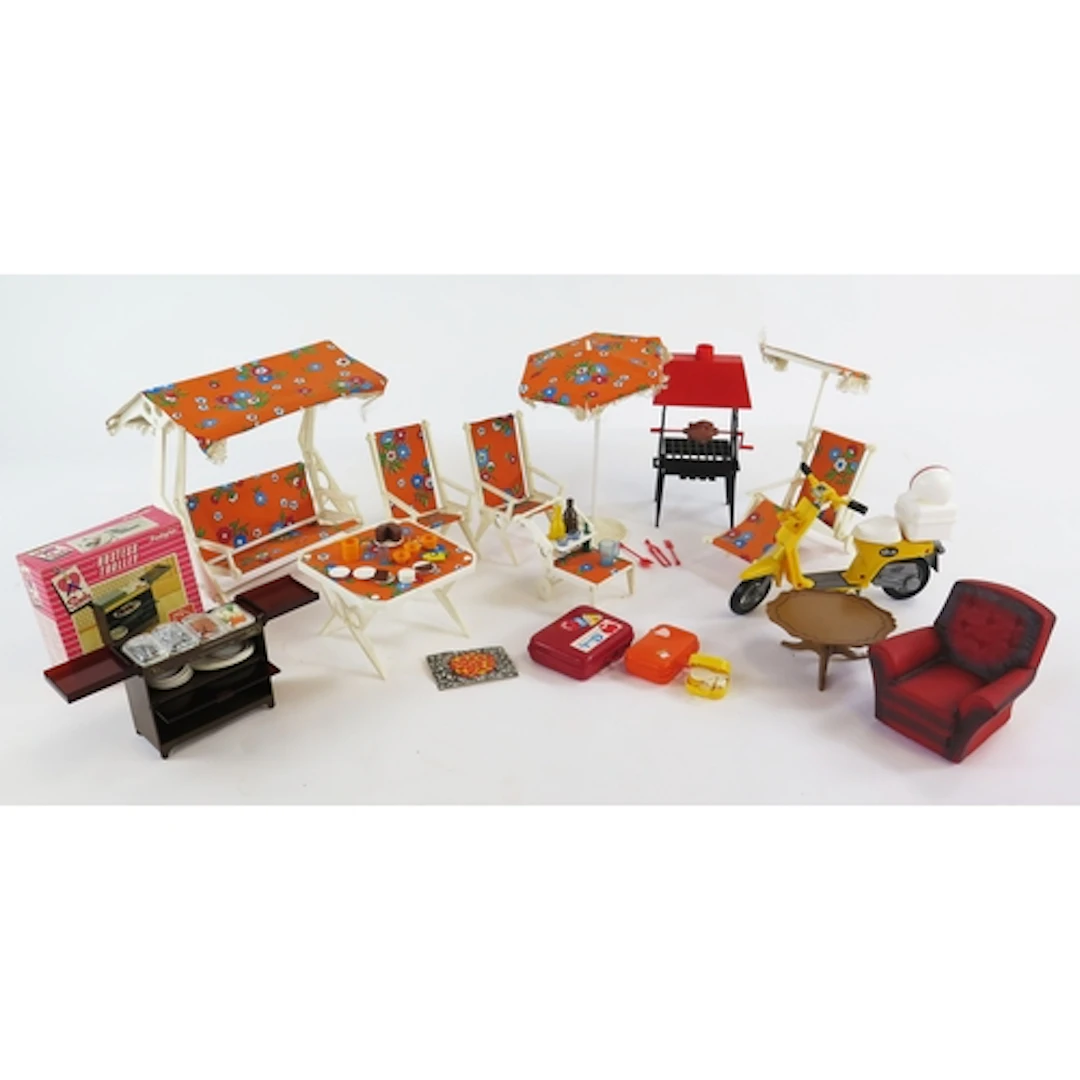 Vintage Sindy Furniture including Garden Furniture, Spit Roa...