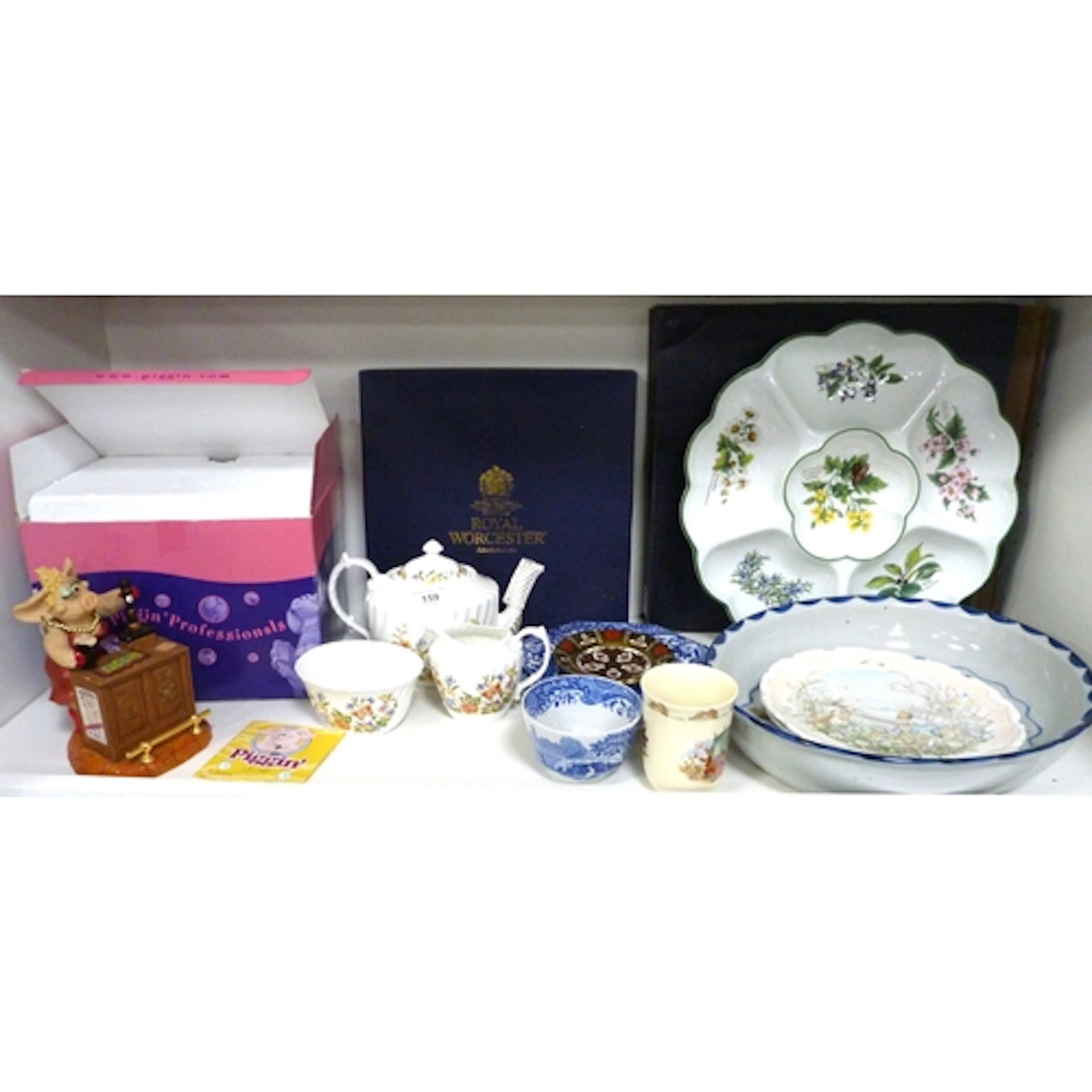 Shelf lot of porcelain to include Royal Worchester hors d'oe...