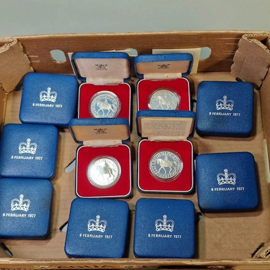 Eleven Royal Mint silver Jubilee proof crowns dated 1977, in...